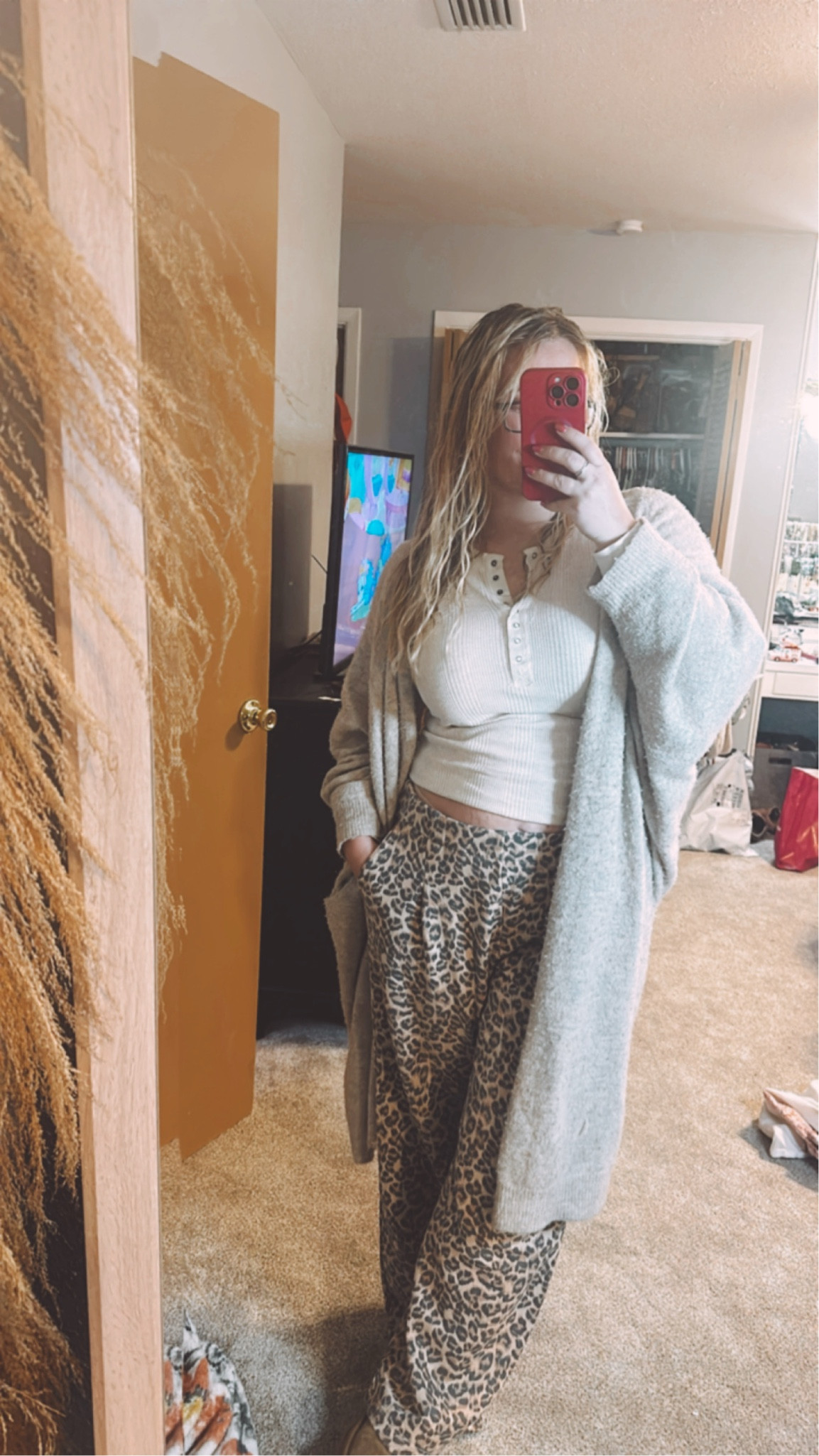 Cheetah aerie pants! 🫶🏼 wearing a size large but could get away with medium! 

#LTKFindsUnder100 #LTKTravel #LTKStyleTip