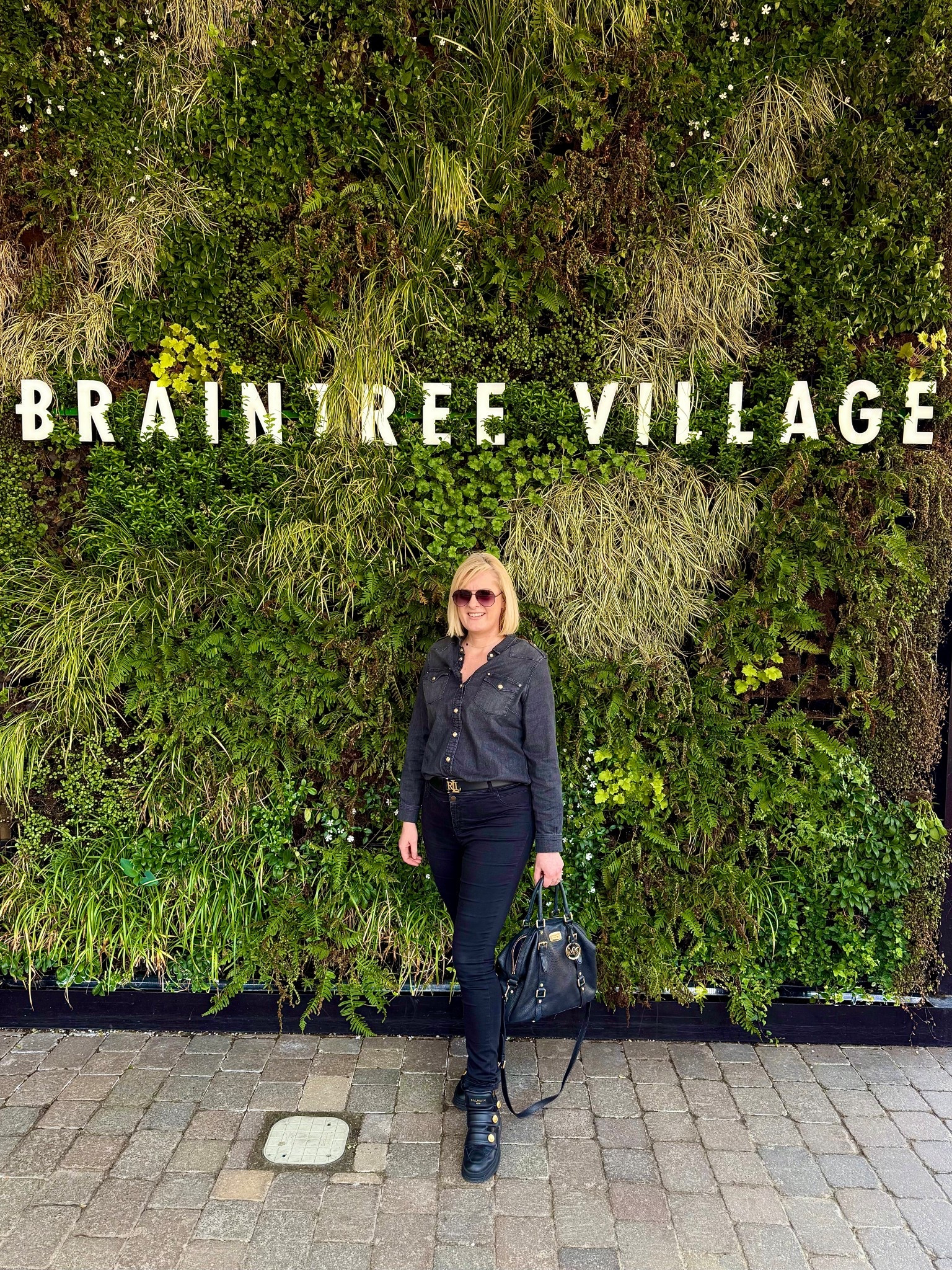 I love denim shirts! You see them everywhere in spring &amp; it’s a wardrobe staple. I also love wearing black as I think so chic, so to wear a black denim shirt is great for me. This one from Holland Cooper is on sale &amp; fits my taller frame fine. Please note that to buy from the Holland Cooper outlet online, you’ll need to sign up for an account which is well worth doing. 
I also live in my Ralph Lauren belts which elevates every outfit. 

U.K. blogger, luxury brands, designer, midsize. 




#LTKstyletip #LTKspring #LTKuk