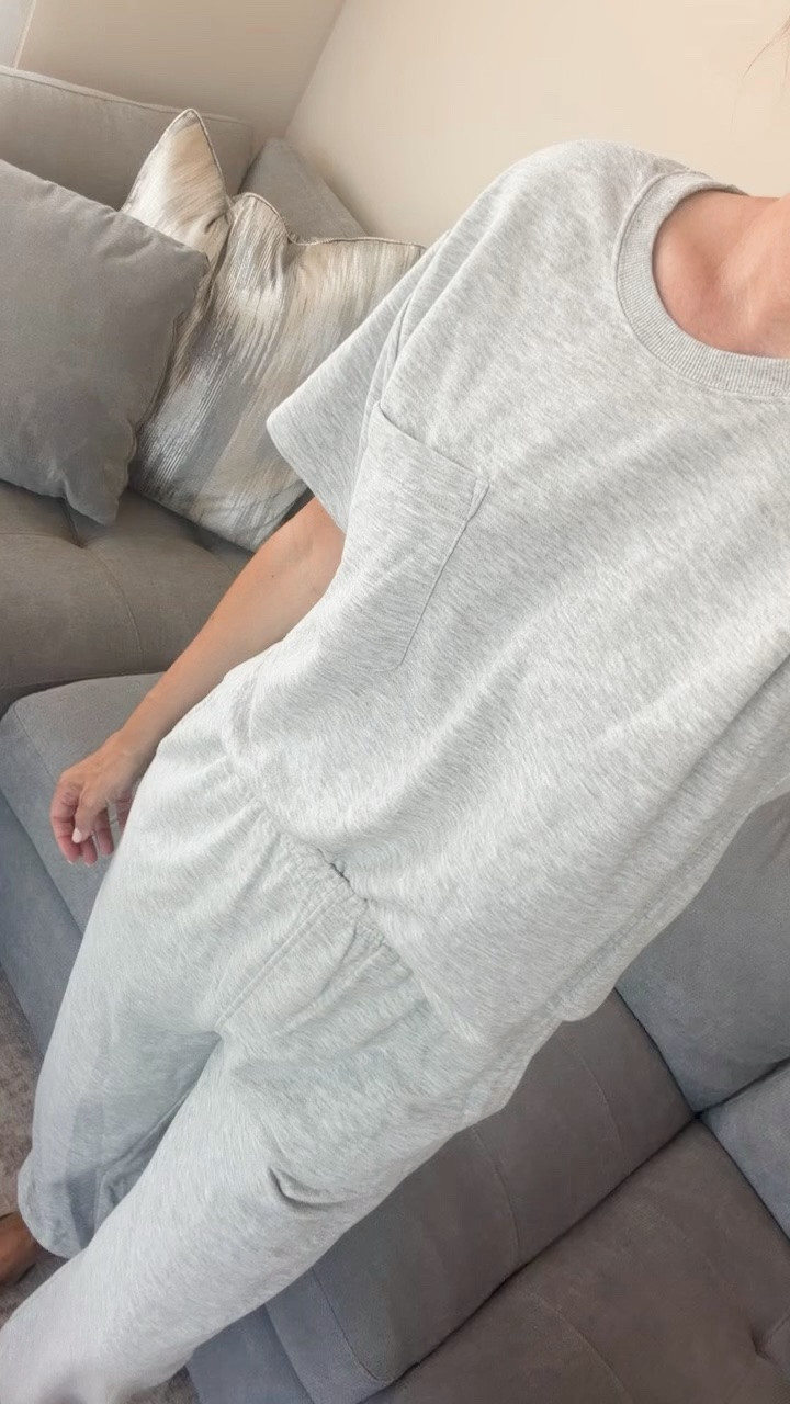 The comfiest sweat set that will be perfect for early morning carpools or throwing on after work. Thin comfortable waistband that doesnt dig in. This shirt would also be cute with jeans
Med top
Small bottom

#LTKOver40 #LTKTall #LTKootd
