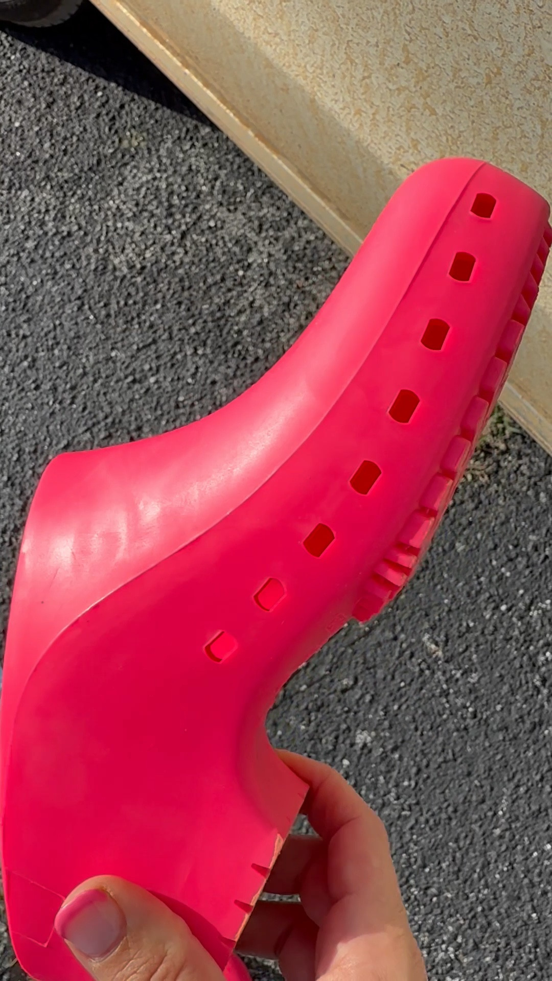 I wore my new Calzuro clogs today and they’re so comfortable!!! They’re made for nurses and professionals who are on their feet all day long. These would be the perfect gift for moms, healthcare workers, and anyone who is on their feet all day long.

I have bad plantar fasciitis from when I was active duty Army and they make walking more bearable! 

I love all of the fun bright colors and of course I chose pink! It might be a muddy dreary day, but these make me happy💗 #calzuro @calzuro #ad 

#LTKActive #LTKShoeCrush #LTKPlusSize