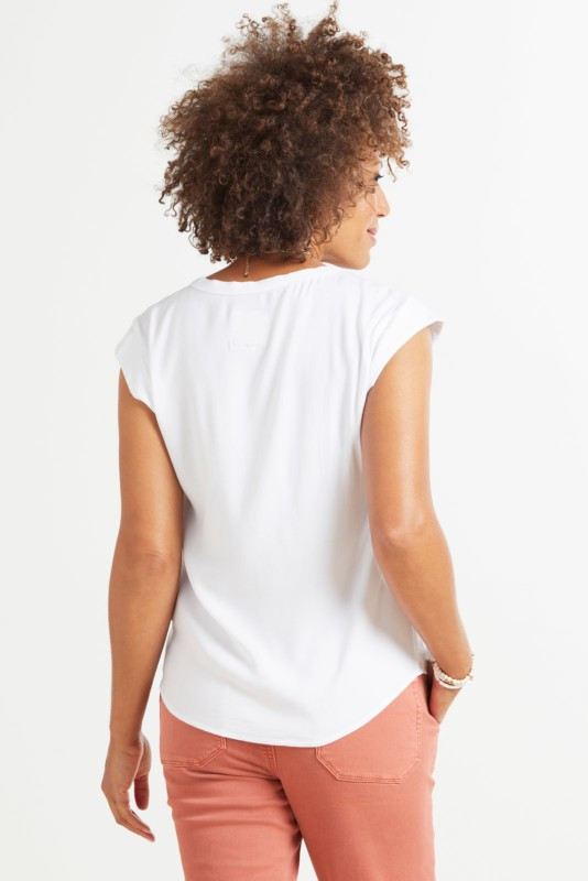 CHASER Heirloom Woven Strong Shoulder Tee | EVEREVE | Evereve