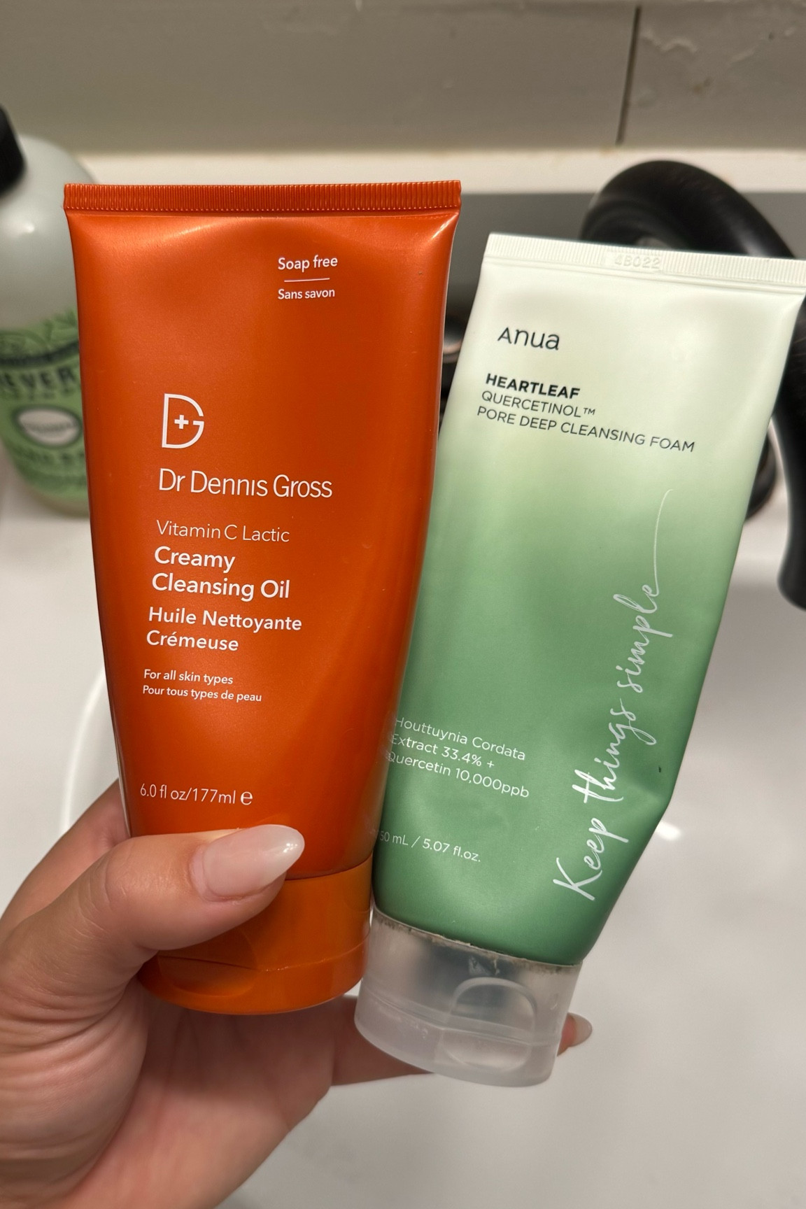 Nighttime cleansing duo! Cleansing oil first with just your finger tips wet, wash with water. Once cleansing oil is completely washed off, go in with foaming cleanser face wet. I always take my time with my cleansing routine, bc it’s the most important clean girl skin task!! 