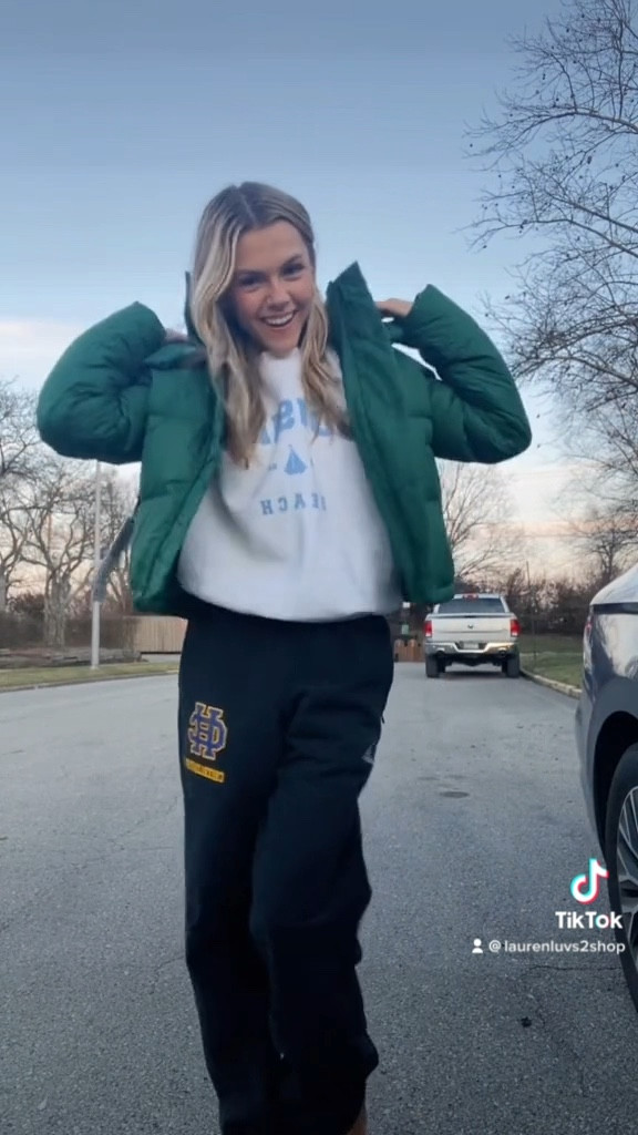 Obsessed with this Cropped Wunder Puff jacket from Lululemon! Color is Everglades Green 💚 Wearing a 2! Cropped is sold out, full length is on sale 🏷️

#LTKSeasonal #LTKstyletip #LTKFind