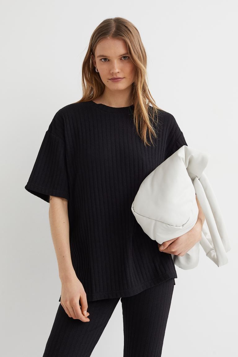 Ribbed T-shirt Black Tshirt Black Top Tops Spring Outfits Resort Wear Budget Fashion | H&M (US + CA)