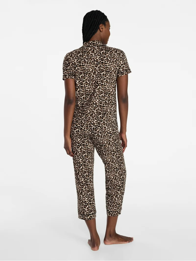 Joyspun Women's Dreamy Soft Collection Notch Collar Top and Capri Pants Pajama Set, 2-Piece, Size... | Walmart (US)