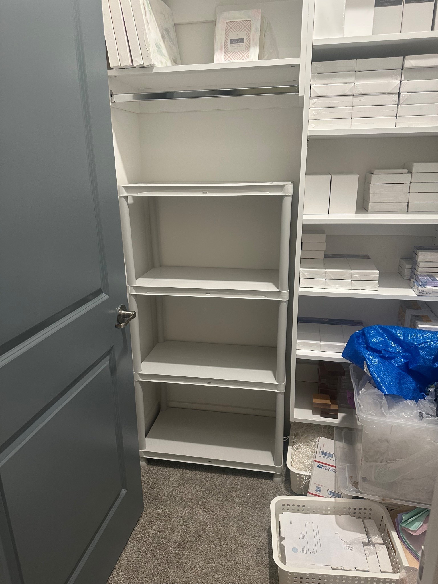 The best and easiest shelf!!!!!!