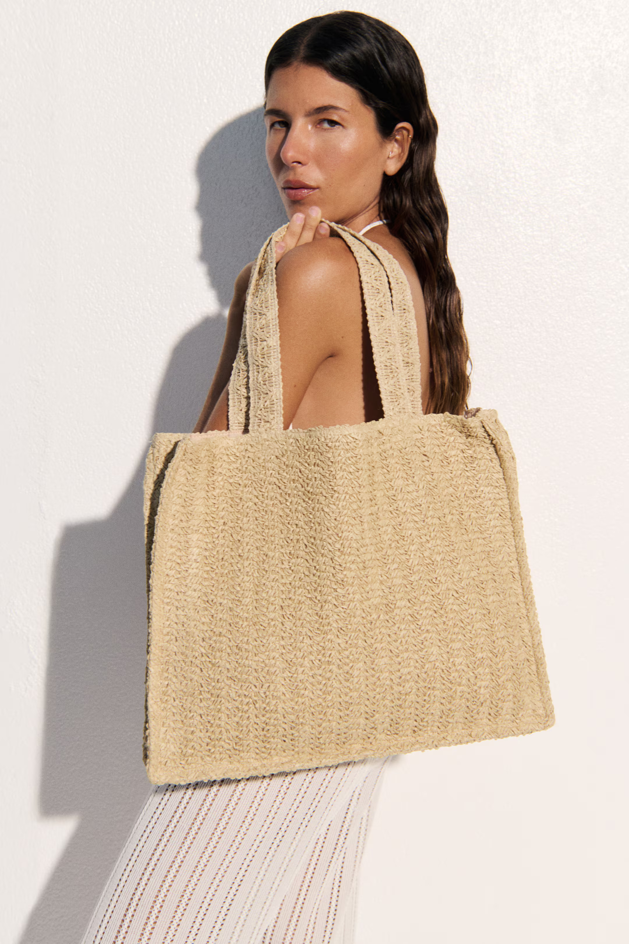 Straw Shopper | H&M (US + CA)