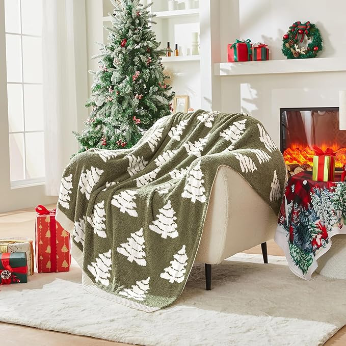Douceur Christmas Tree Throw Blanket, Ultra Soft Olive Green Fluffy Featival Blanket, Reversible ... | Amazon (US)