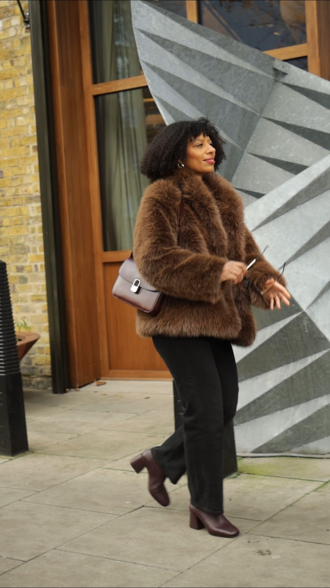 Petite winter outfit
Faux fur coat
Straight jeans
Ankle boots
Sèzane Milo bag
Sezane ankle boots 

#LTKuk #LTKpetite #LTKwinter