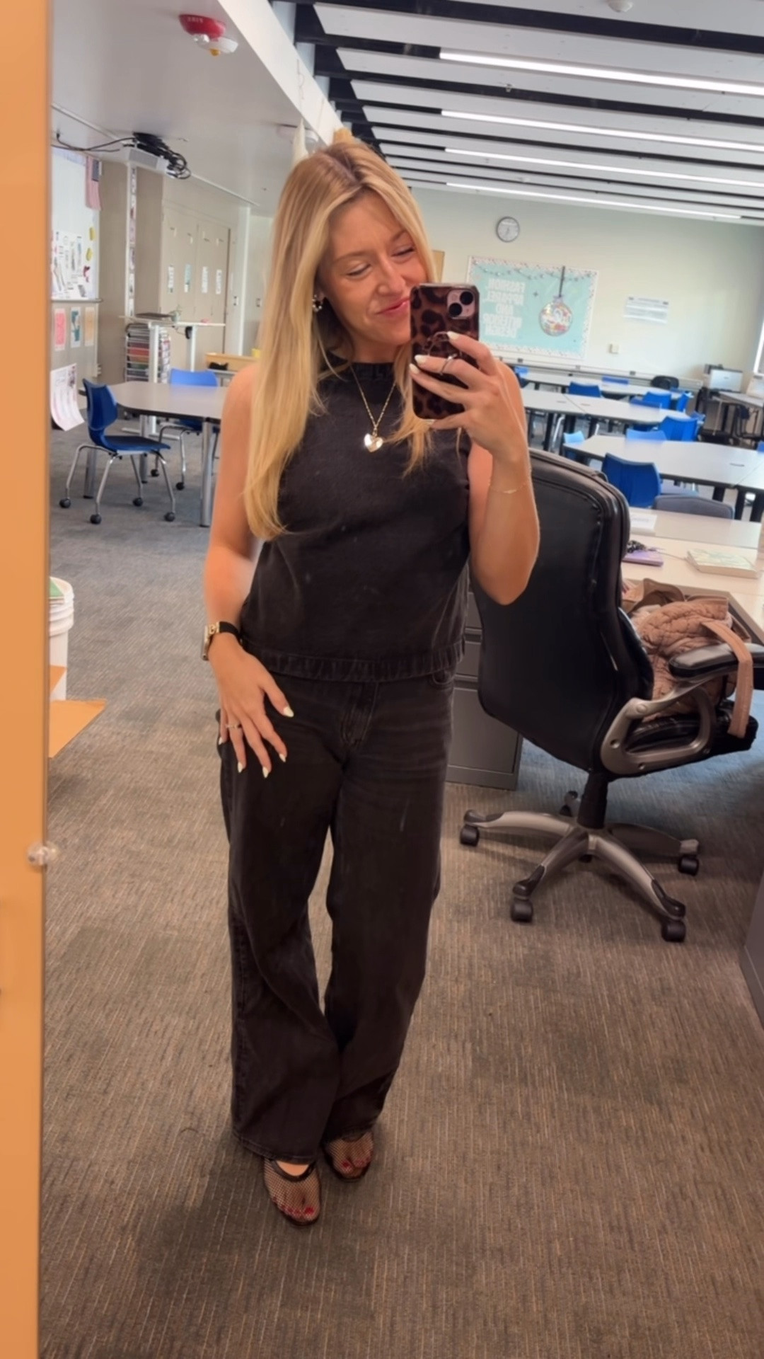 Teacher outfit of the day 🖤

#teacheroutfit #teacherclothes

#LTKmomlife #LTKgrwm