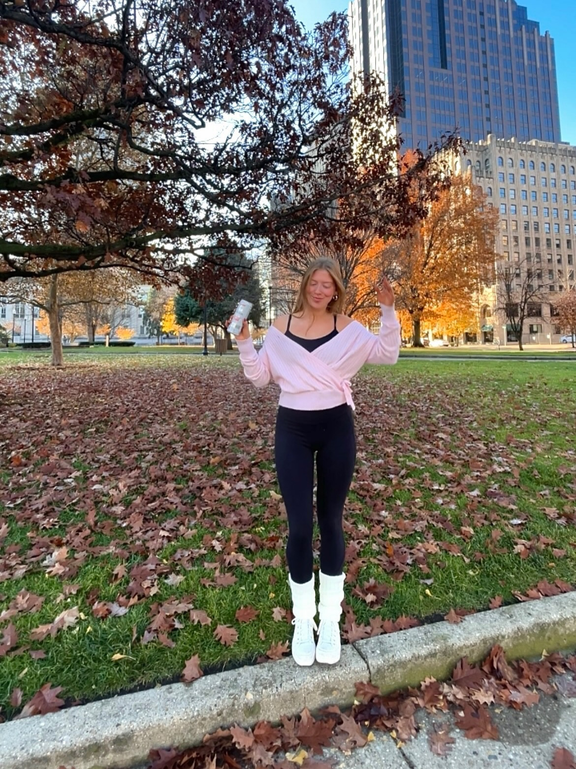 sippin’ pretty in pink
@celsiusofficial
 
#celsiuslivefit #celsiusambassador

#LTKfitnessgoals #LTKmorningroutine #LTKootd