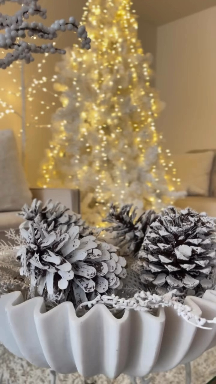 Sparkling 83 ft 1000LEDs Christmas tree lights. Can be used indoor or outdoor.

#LTKHome #LTKHoliday #LTKSeasonal