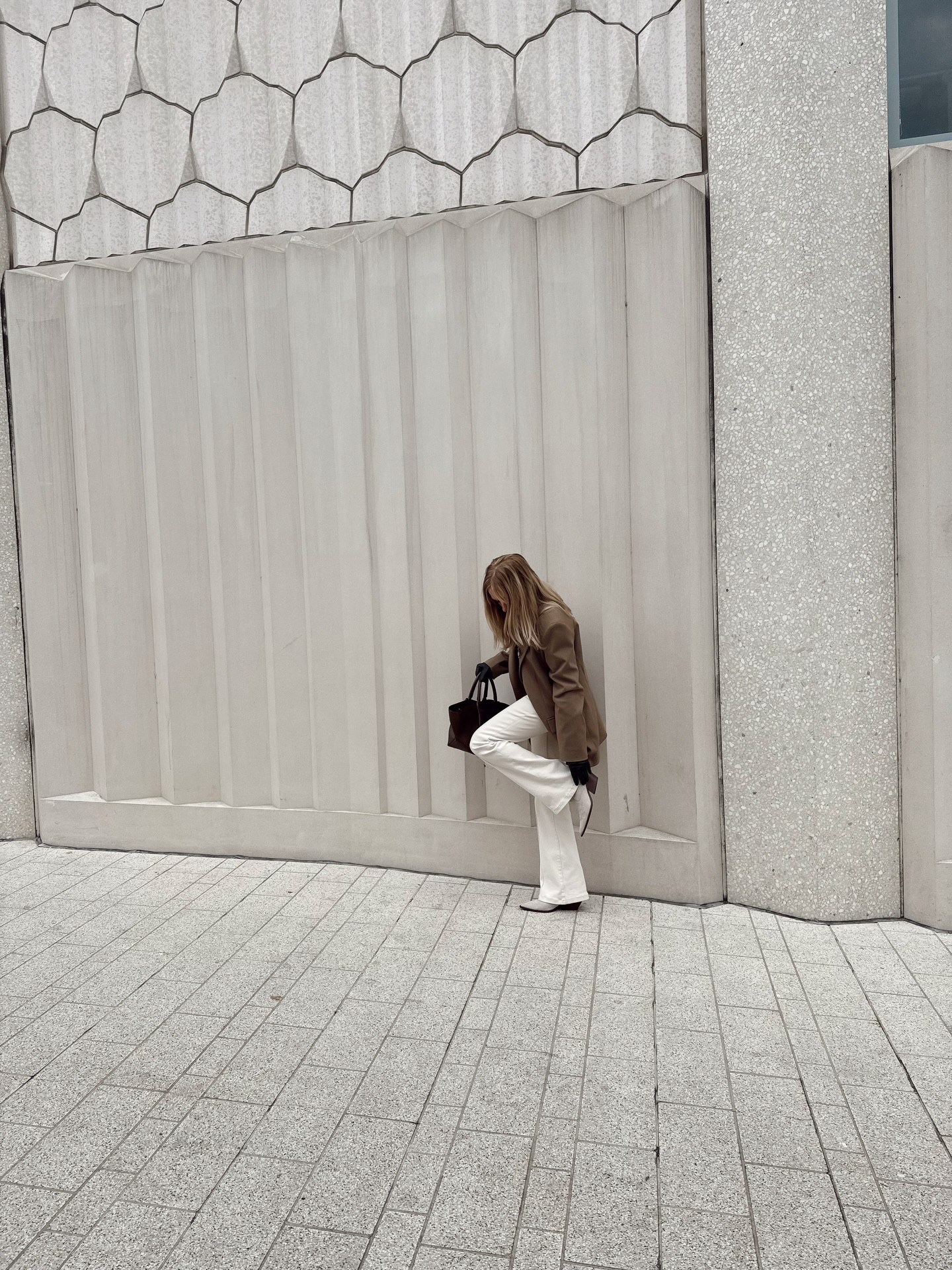 Shopping stamina powered by snacks. If you see me with fries in one hand and five bags in the other—mind your business. 😌✨

@lelabofragrances @caffeconcertouk  @victorialeeds_ 
#shopping #christmasshopping #retailtherapy #festive #leeds  @_lifeinleeds #leedsbloggers #contentcreator #fashionblogger  #emmaeva #festivefood #leedscitycentre #fypage #fyp #neturalblogger #oldmoneyvibes #blondebombshell #cityblogger #fashiondiary #potd @mango @zara #zara #mango #autumnfashion #winterfashion #neutrallook #neutraloutfit #potd #ootd #lifeblogger #demellier @demellierlondon #zaradaily #bootcutjeans