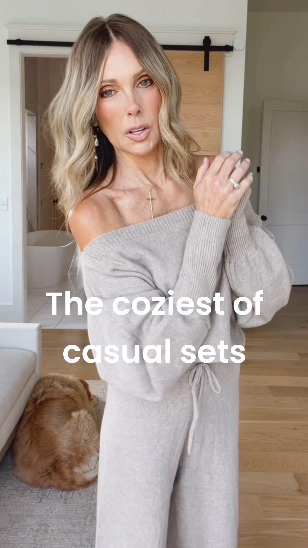 My favorite outfit in the entire haul! This ultra-cozy two-piece set pairs perfectly with UGGs and is cute enough for errands and shopping, but comfortable enough to wear at home. Basically, you never have to change. @cupshe #cupshepartner
