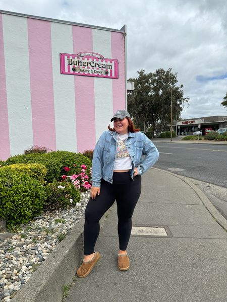 A cozy fit and diner biscuits & gravy are the ultimate Tuesday vibe 🍳 

#LTKplussize #LTKmidsize
