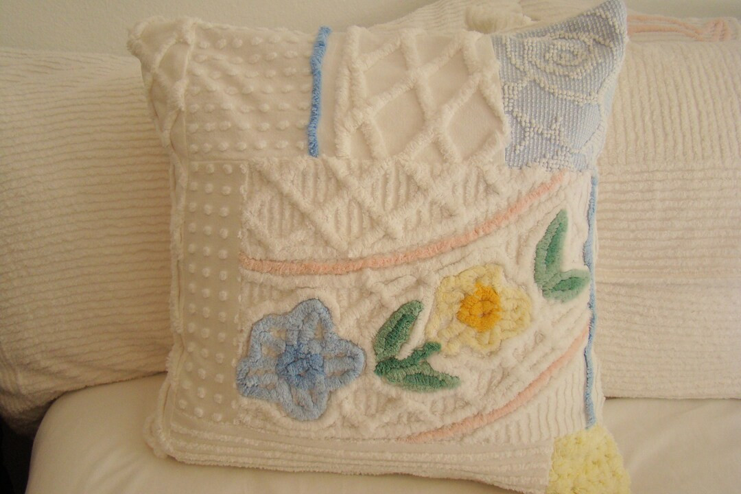 Blue And White Chenille Pillow Cover With Floral Center for 18" Pillow Insert | Etsy (US)