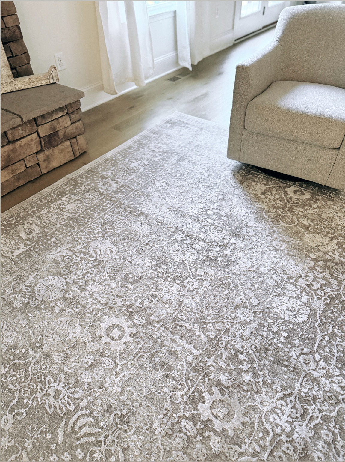 Living room rug, Walmart home 

#LTKHome