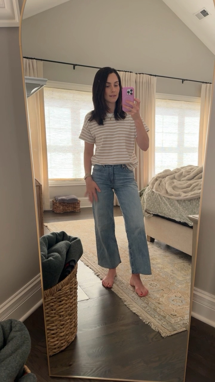 The perfect wide leg flare jeans for spring and summer under $70

Wide leg jeans // light wash denim  // light wash jeans // summer jeans // spring jeans // jeans under $100 // J.crew factory // striped tshirt // classic style // preppy style 

#LTKstyletip #LTKSeasonal #LTKfindsunder100
