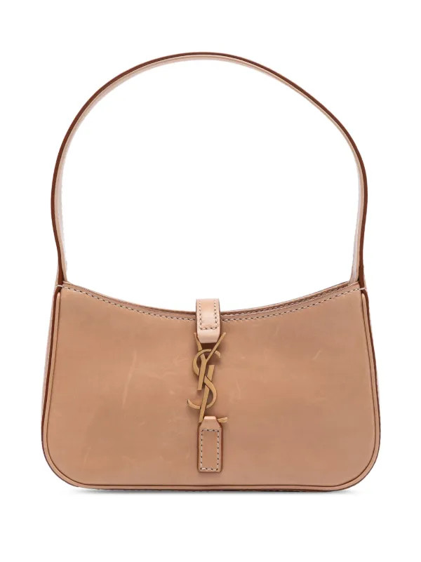2022 mini Le 5 a 7 Schultertasche aus glattem Kalbsleder | Farfetch Global