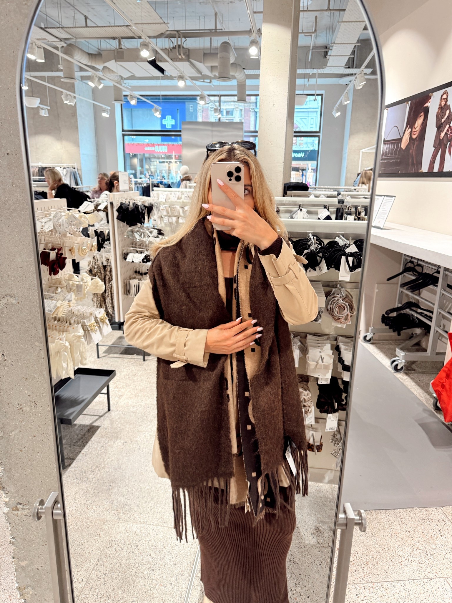 Brown scarf - knit scarf - wool scarf - H&M new in - H&M new - H&M knitwear - Burberry trench - trench coat - celine sunglasses - Burberry jacket 

#LTKautumn #LTKwinter #LTKuk
