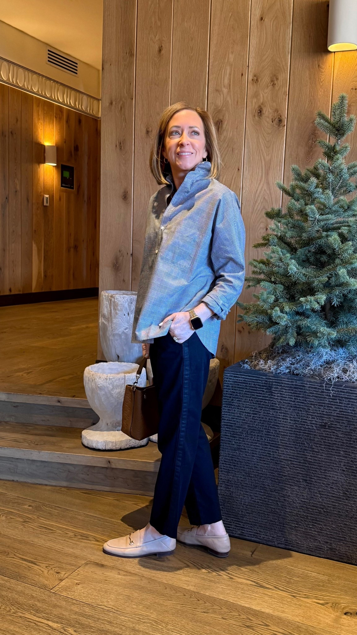 Some outfits just make you feel put-together without even trying. The Wicklow black tuxedo pant and the Oona black-and-white plaid button-up from Frank & Eileen have that magic — relaxed, elevated, and perfect for real life.
@FrankandEileen #FrankandEileenPartner #WearLoveRepeat


#LTKPetite #LTKootd #LTKOver40