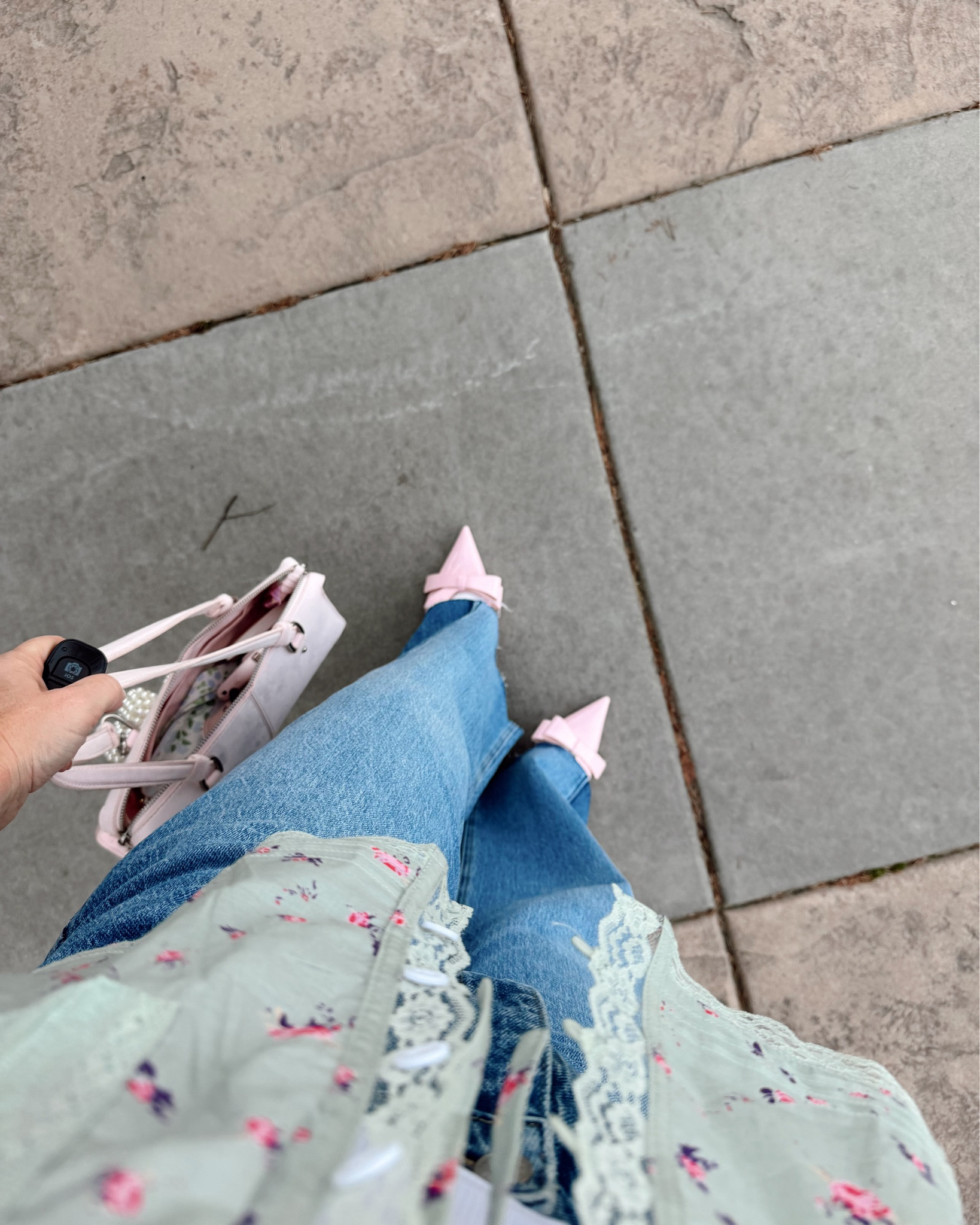 👟🥿👢🩰👠👢shoe game on point!
.
just a few of my favs lately! 
.
#currentshoegame #shoegame #ootd #momstyle #momfashion #ootd
