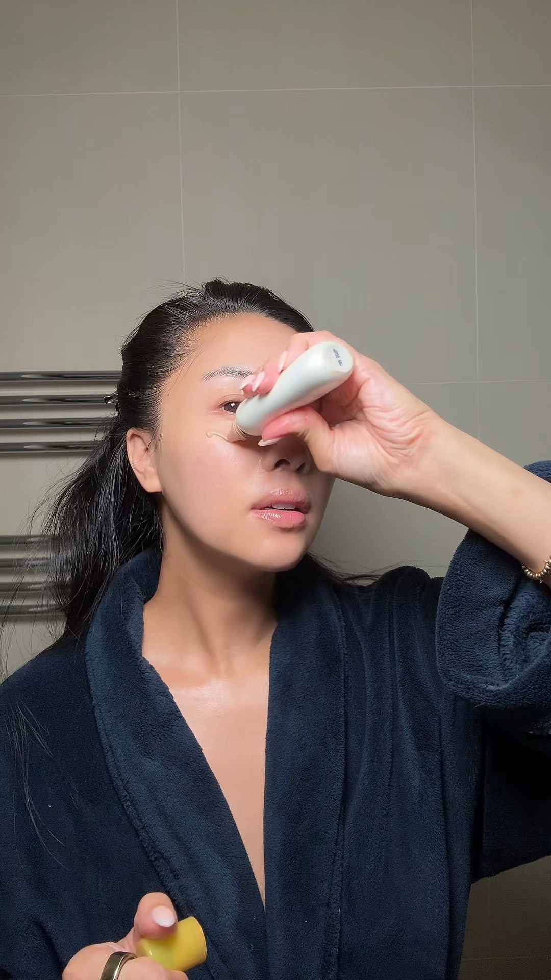 The best SPF for instant glow (but doesn’t look greasy) looks sooo good under makeup 

#LTKBeauty #LTKFindsUnder50 #LTKSwim