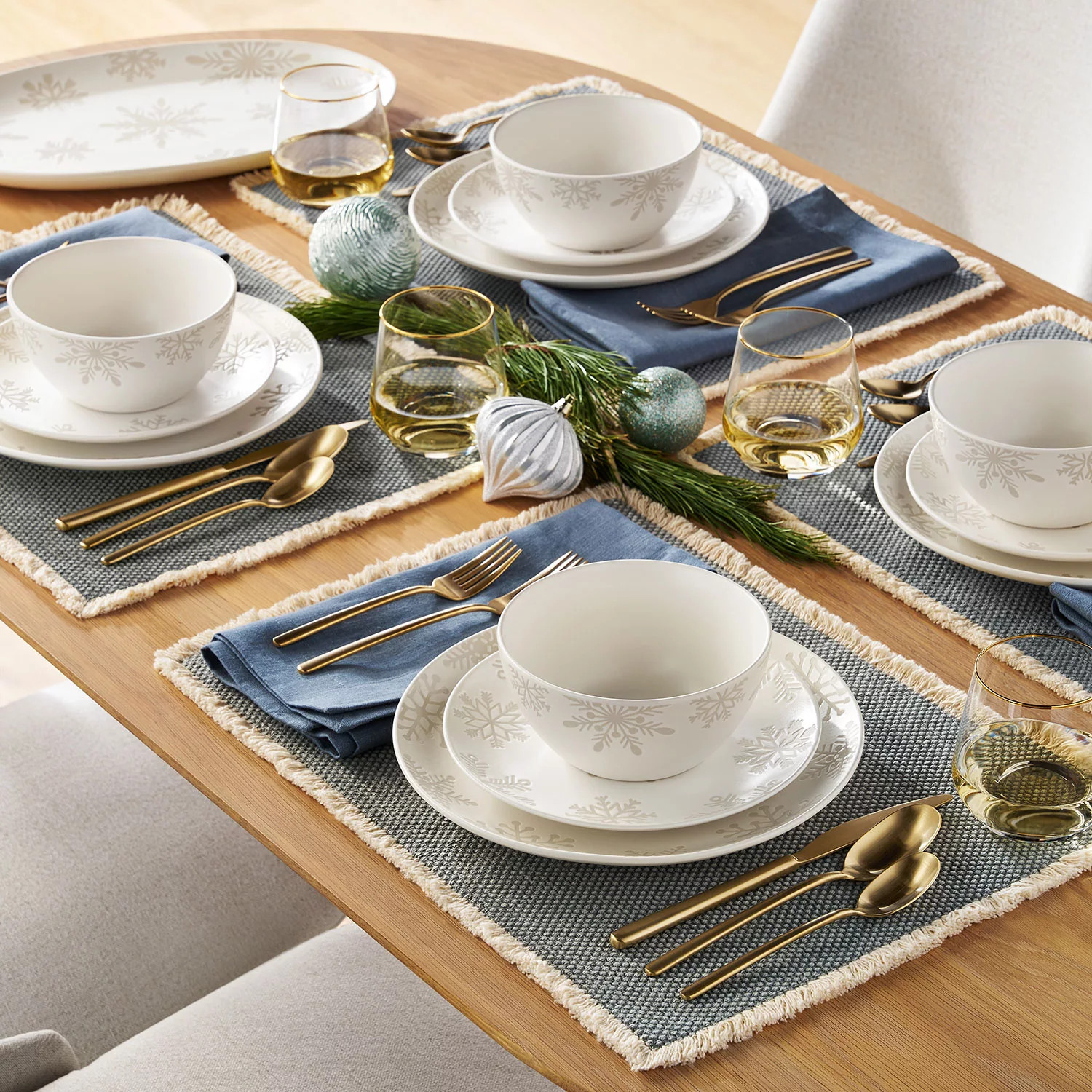 Member's Mark 12-Piece Stoneware Holiday Dinnerware Set | Sam's Club