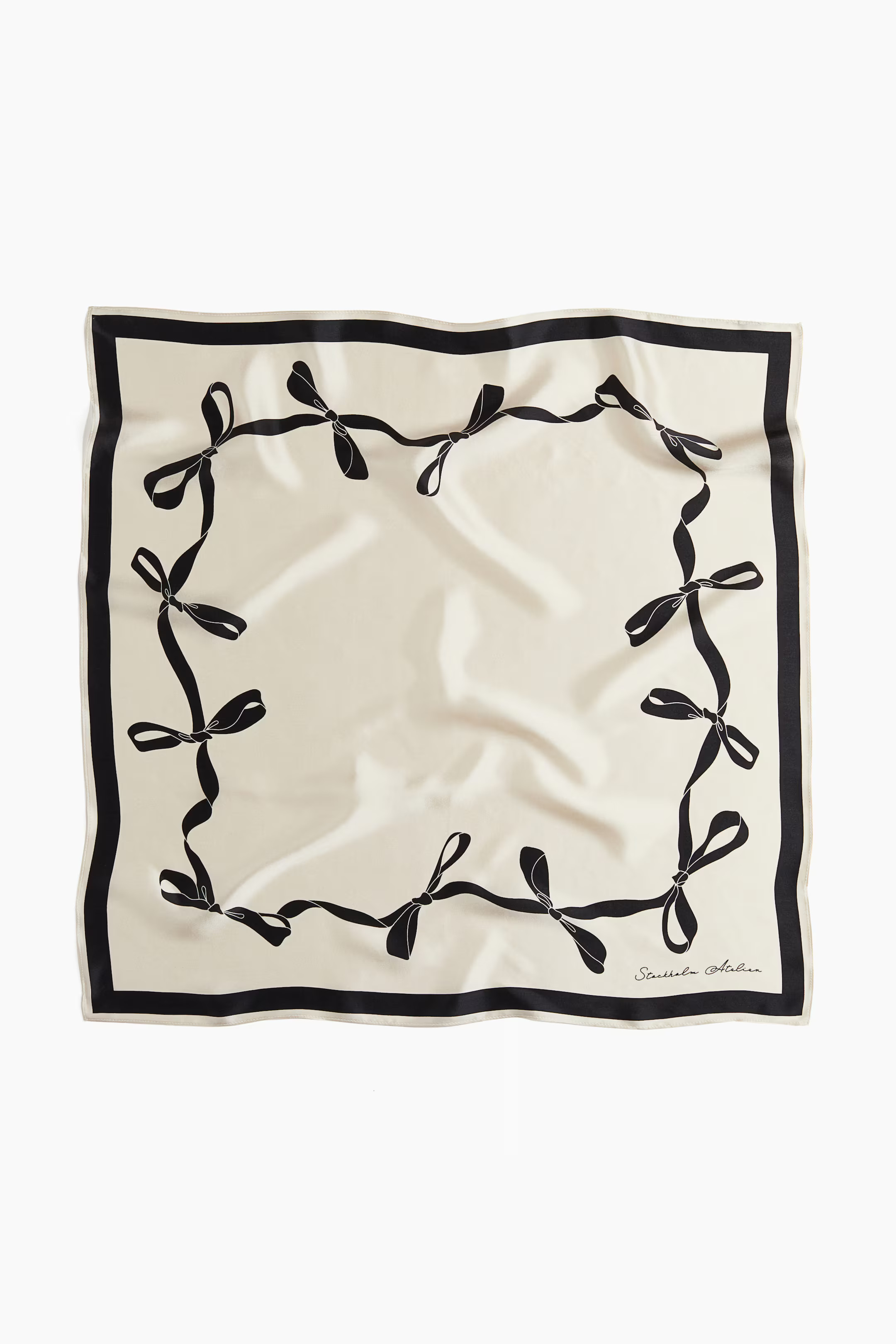 Printed silk scarf - Light beige/Bows - Ladies | H&M GB | H&M (UK, MY, IN, SG, PH, TW, HK)