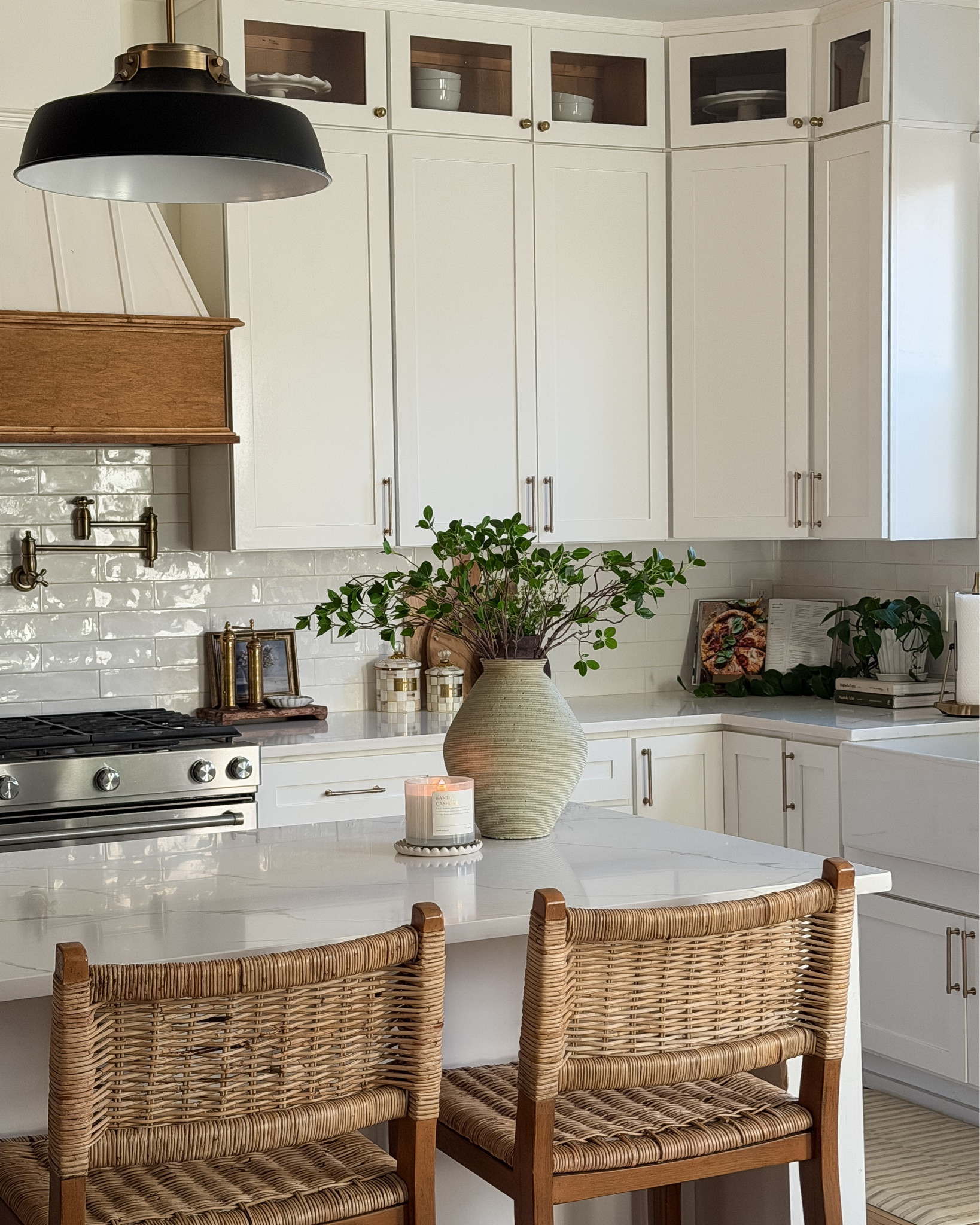 So many sales this weekend!

My stems is in the kitchen are under $30 for a pack of 6. My bathroom runner rug is also on sale! It is a great neutral rug and is machine washable so it’s great for high traffic areas. My black metal cabinets are also on sale. Last but not least my chandelier in my dining room is also on sale! It’s under $200 right now. I did add shades so will link those as well!

#LTKSaleAlert #LTKHome