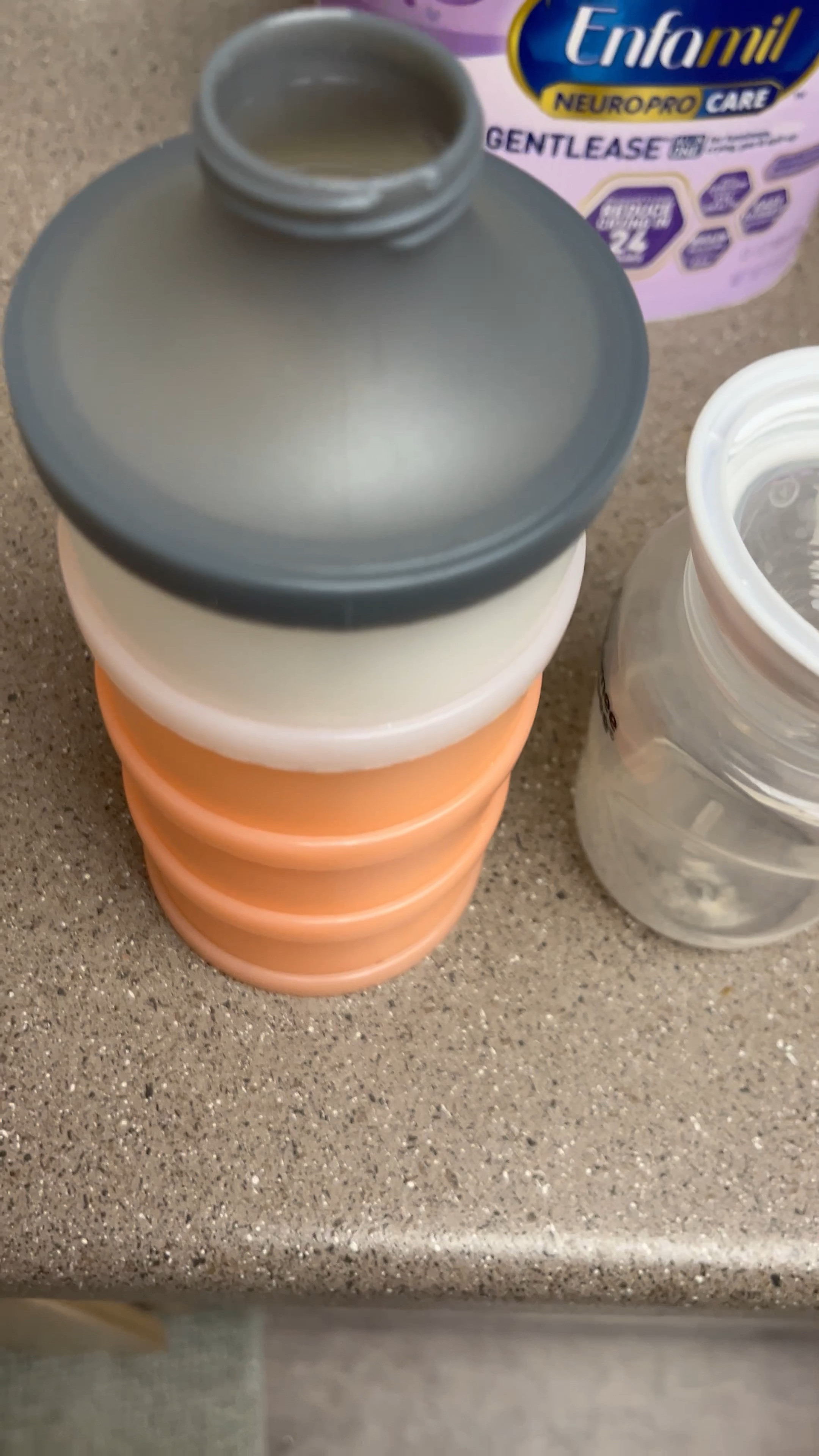 The best formula container for when you are on the go!! It allows you to pre measure all your bottles out before hand!! Each compartment unscrews and allows for you to carry 4 bottles worth of formula at a time! This one come as a pack of 2 though so it equals up to 8 bottles worth between both!! 

#LTKunder50 #LTKbaby #LTKFind