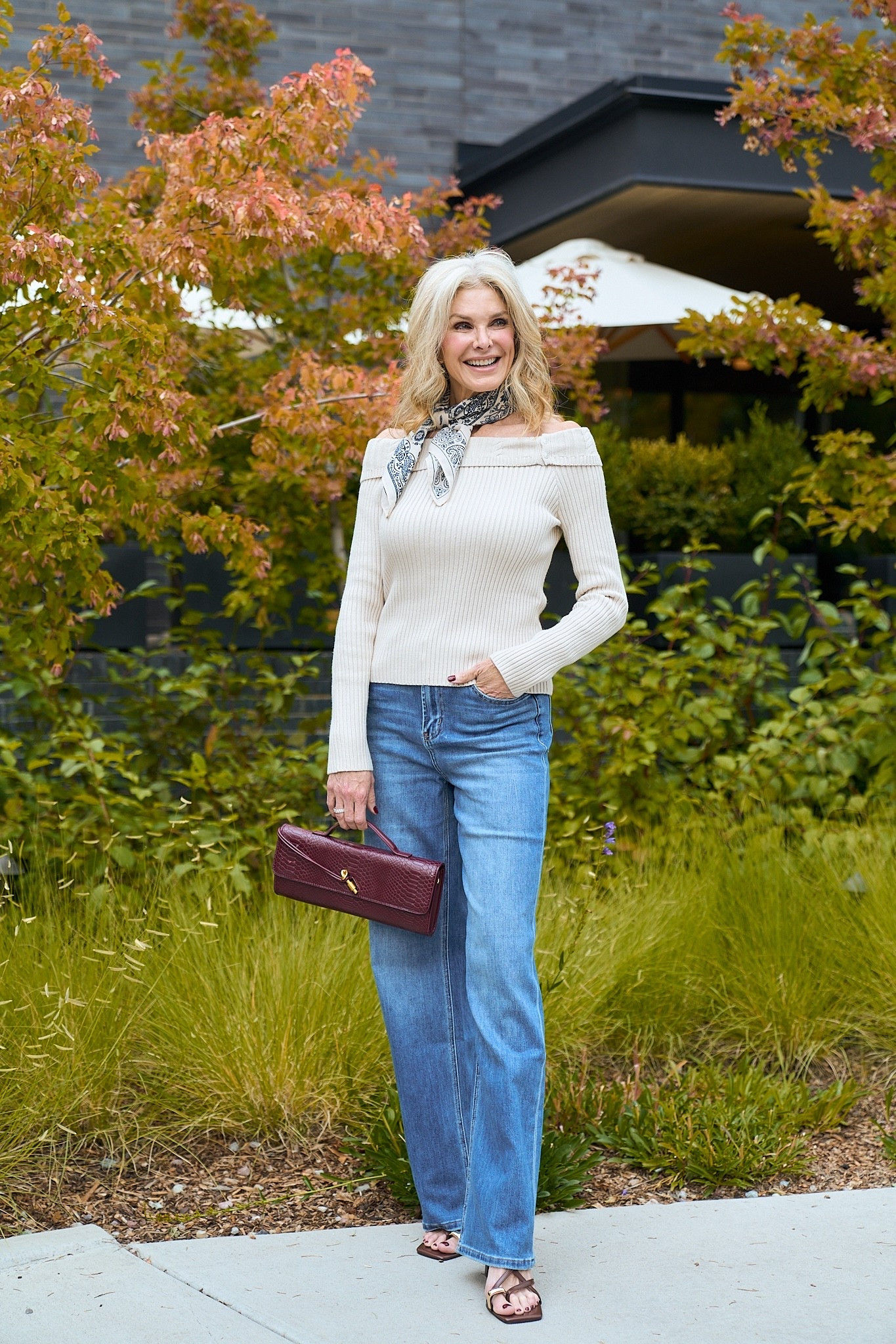 Classic fall style with a French twist. Size S top and 27 jeans 

#LTKStyleTip #LTKSeasonal #LTKFindsUnder100