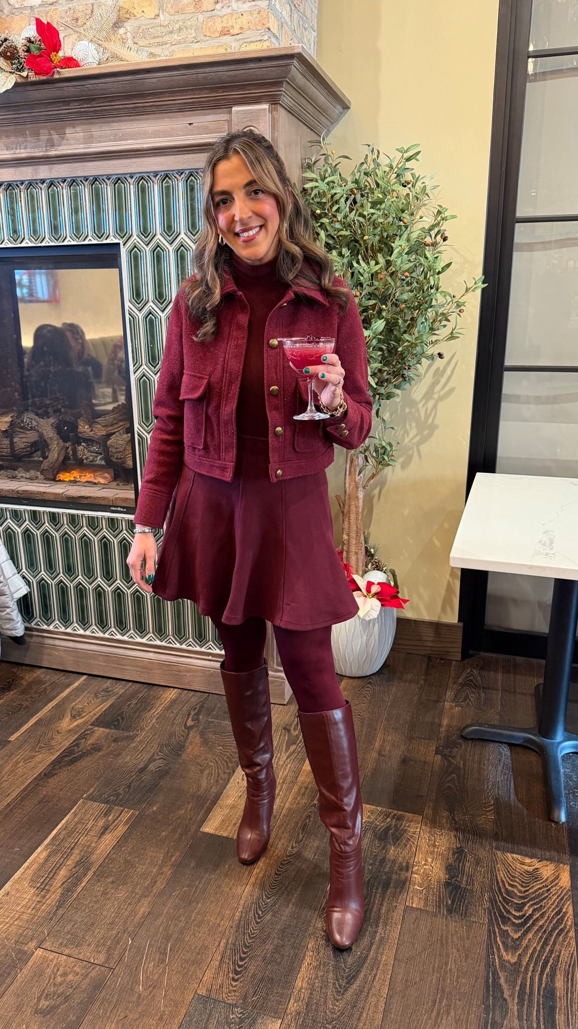 Burgundy Monochromatic Fit



#LTKSeasonal #LTKFindsUnder100 #LTKHoliday