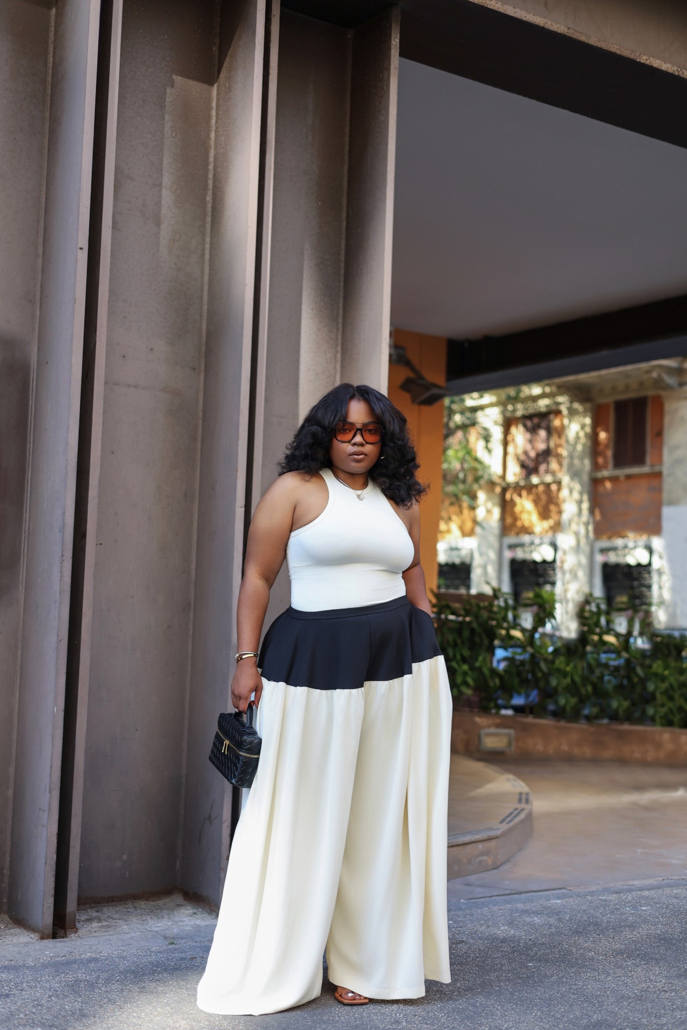 wide leg pants for curly girls 
Size 14 | Height 5’4

#LTKPlusSize #LTKStyleTip