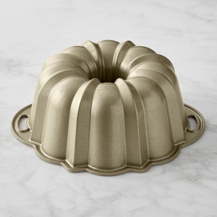 Nordic Ware Nonstick Cast Aluminum Anniversary Bundt® Pan | Williams-Sonoma