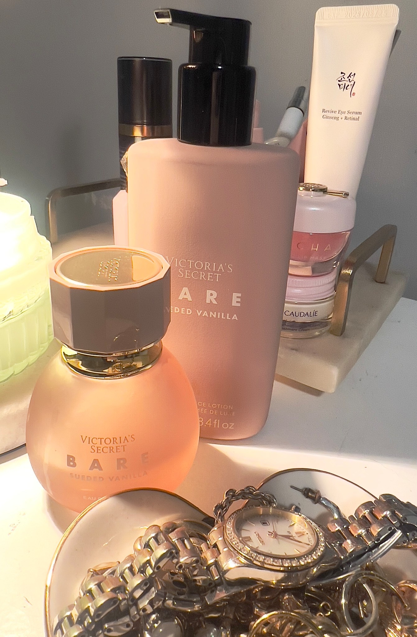 The way that this Victoria Secret Bare Sueded Vanilla scent has me in a chokehold right now. 😍
As you can see my bottle is half way gone. 😝
#LTKscents #LTKperfume #LTKlifestyle 