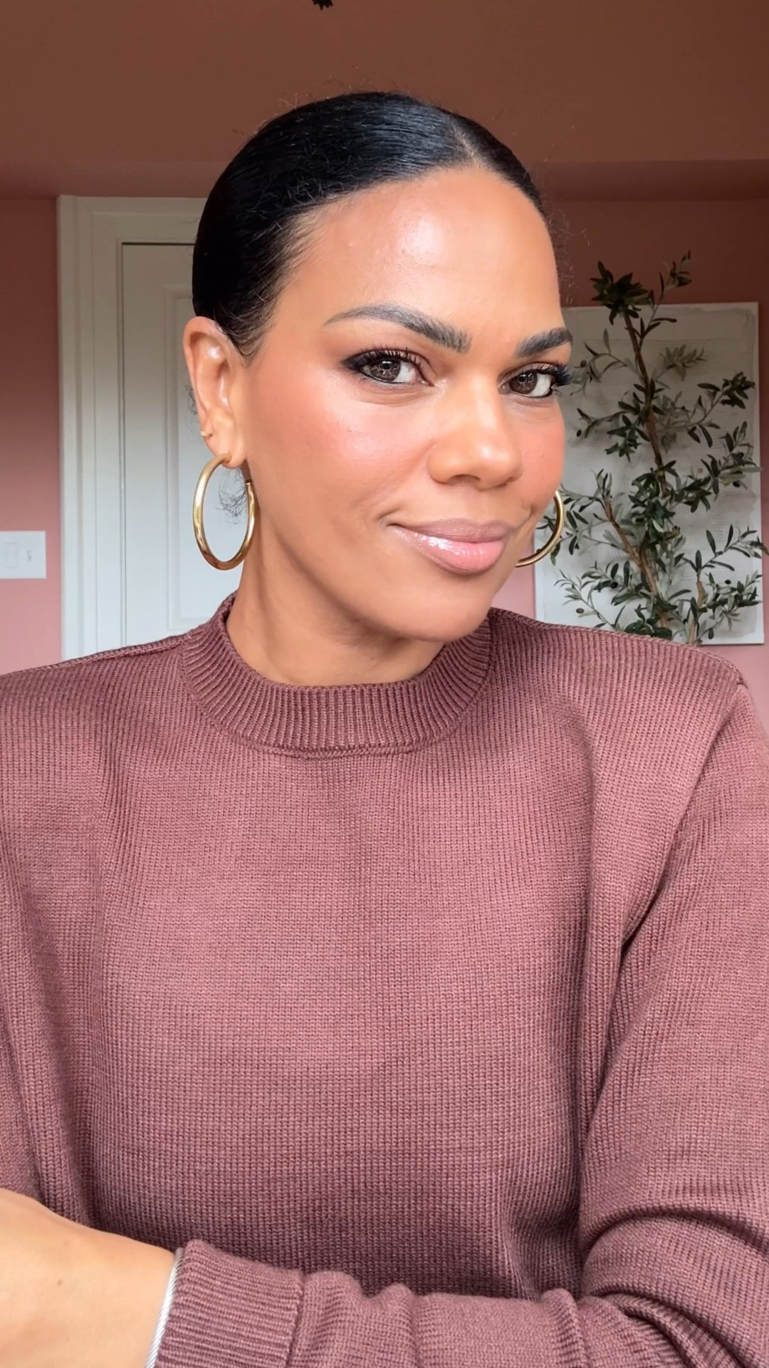 
Everything lately for my makeup on a soft glam day when I need it to last all day :) exact  links below with a list of everything in order!

BROWS- 
Brow gel Rare beauty 
Benefit precisely my pencil, #5 

EYES
Lash curler Shiseido
Shadow primer Nars 
Set primer w/ Makeup by Mario powder Sephora brush 14
Mini Tartelette toasted palette
- inner corner firelight, Sephora brush 15
- Lower lash, lid and crease- comfy, dibs brush 
- Outer corner and outer crease- spark, dibs brush 
Line water line - tarte double take black
Tight Line upper lash & outer corner - hourglass liner chestnut 
Mascara- Tarte lights camera- platinum 

COMPLEXION 
Foundation - Loreal true match N7, dibs brush 
Highlight - hourglass palette, Sephora brush  98
Bronze/contour- rare beauty stick, Sephora brush 56
Correct - bobbi brown corrector dark peach, hourglass concealer brush 
Conceal - saie 4, hourglass concealer brush 
Set- makeup by Mario powder 4, hourglass powder brush 
Liquid blush - Charlotte tilbury, Sephora brush 47
Powder blush - hourglass palette, Sephora brush 47
Set - makeup by Mario powder 4, hourglass powder brush 
Bronze - makeup by Mario perfector, med dark, Sephora brush 59

LIP
Line - Rhode peptide lip shape, balance 
Gloss- Loreal plump lip oil, worth it 601 




#LTKBeauty #LTKOver40