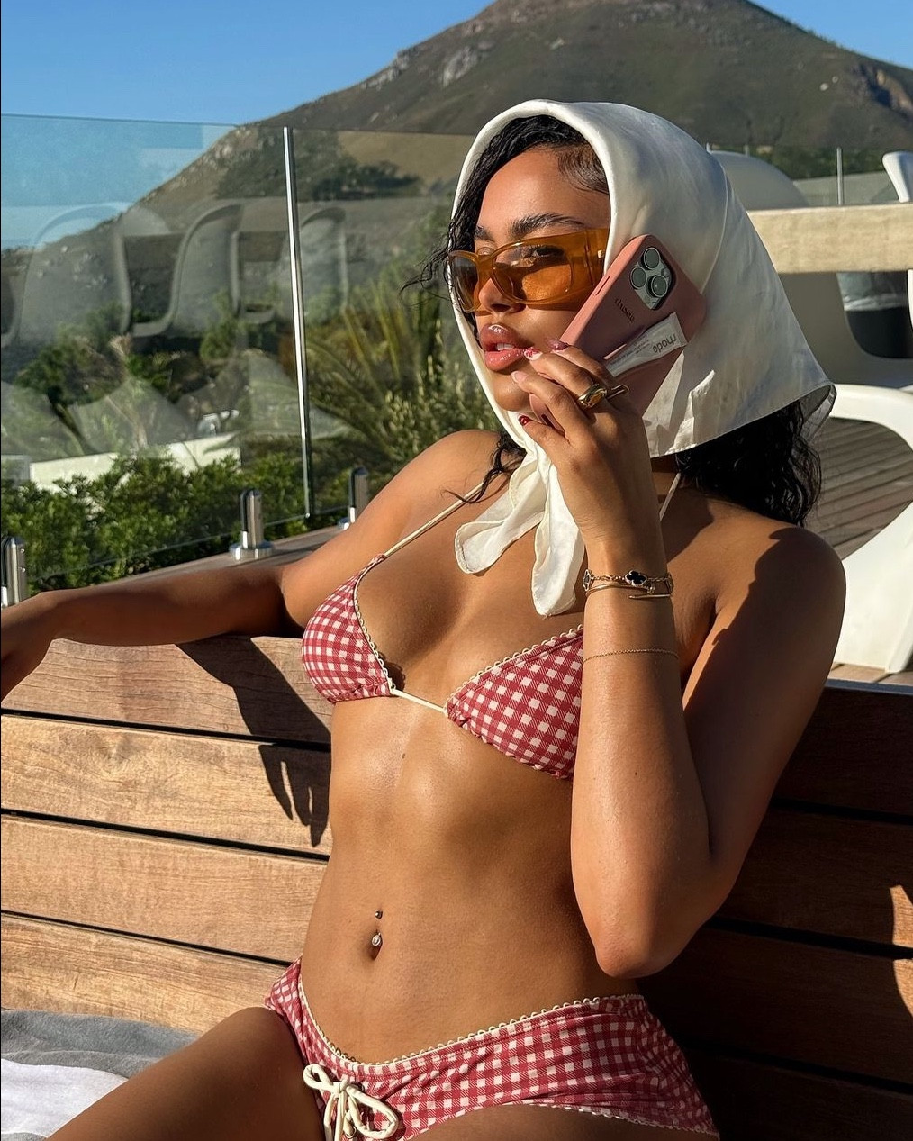 Out of office 🥥🌴

Jaded London gingham bikini, tie top, capri pants, Rhode phone case, peptide lip balm, YSL lipstick, red Chanel flap bag

#LTKuk #LTKtravel #LTKswimwear