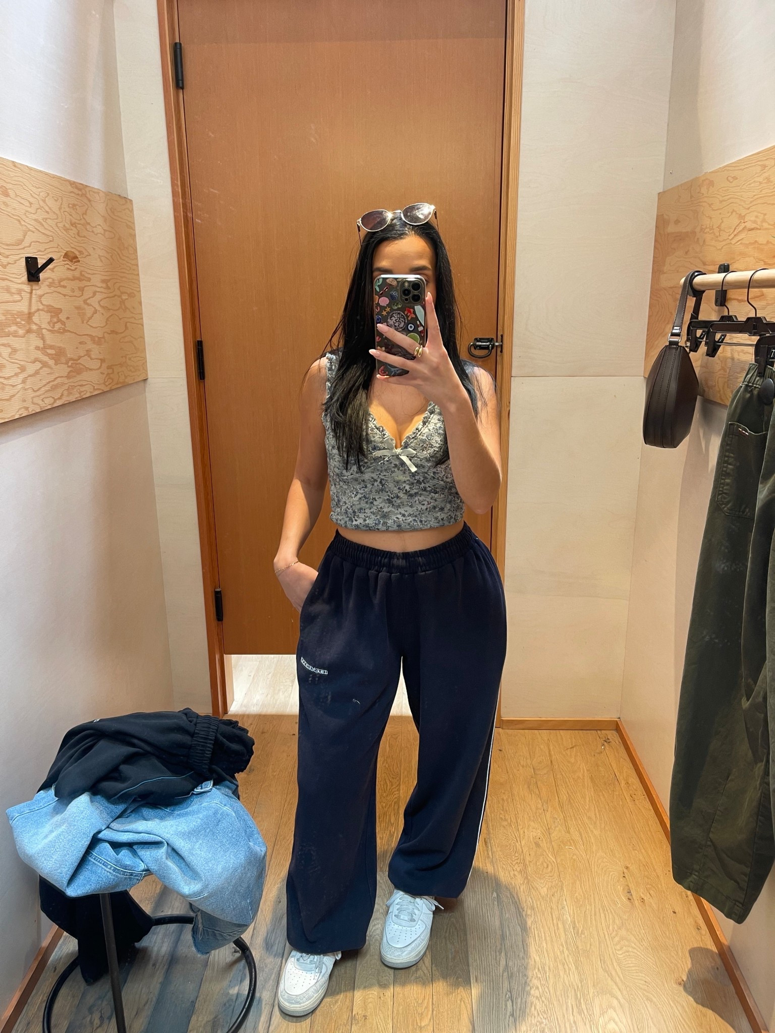 Oversized Sweatpants Urban Outfitters 

#LTKSeasonal #LTKFindsUnder100 #LTKTravel