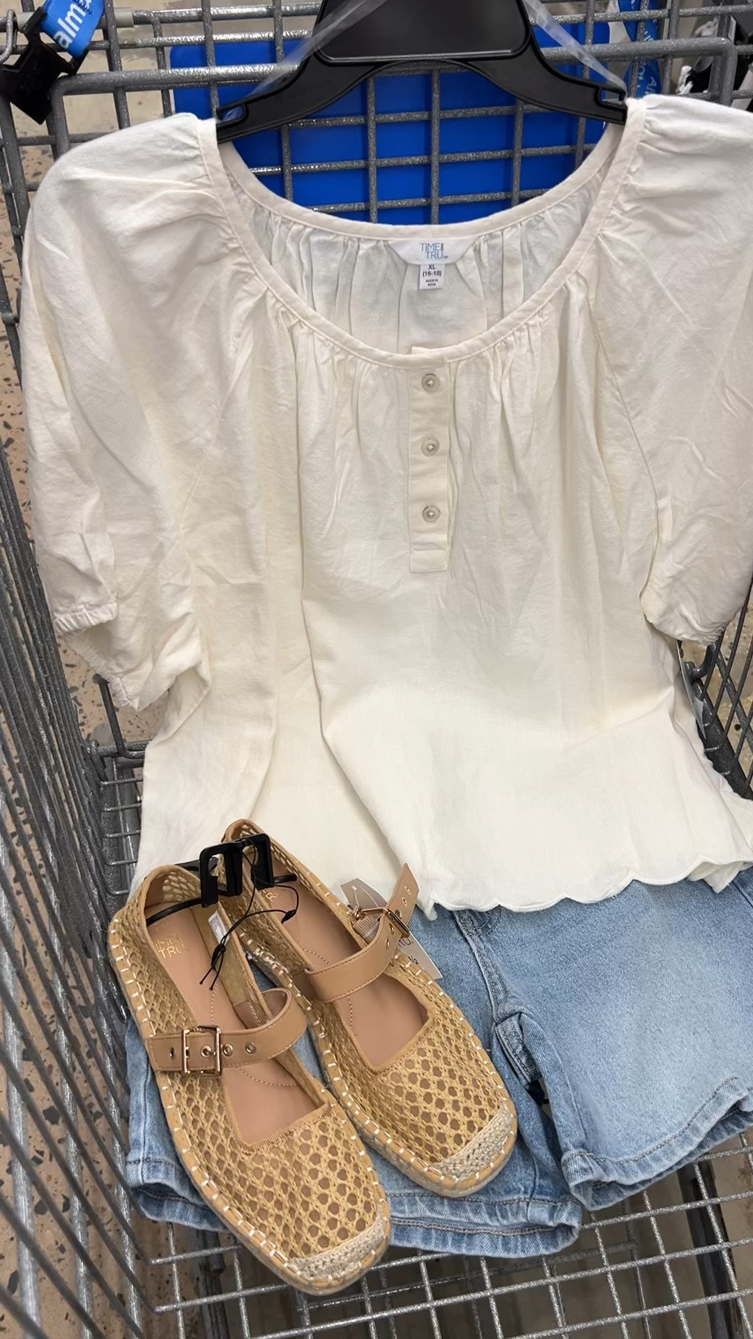 Walmart scalloped edge blouse is finally online! Fits tts, my store only had a large left so I grabbed that and it works, it’s a relaxed fit. #walmartfashion 
