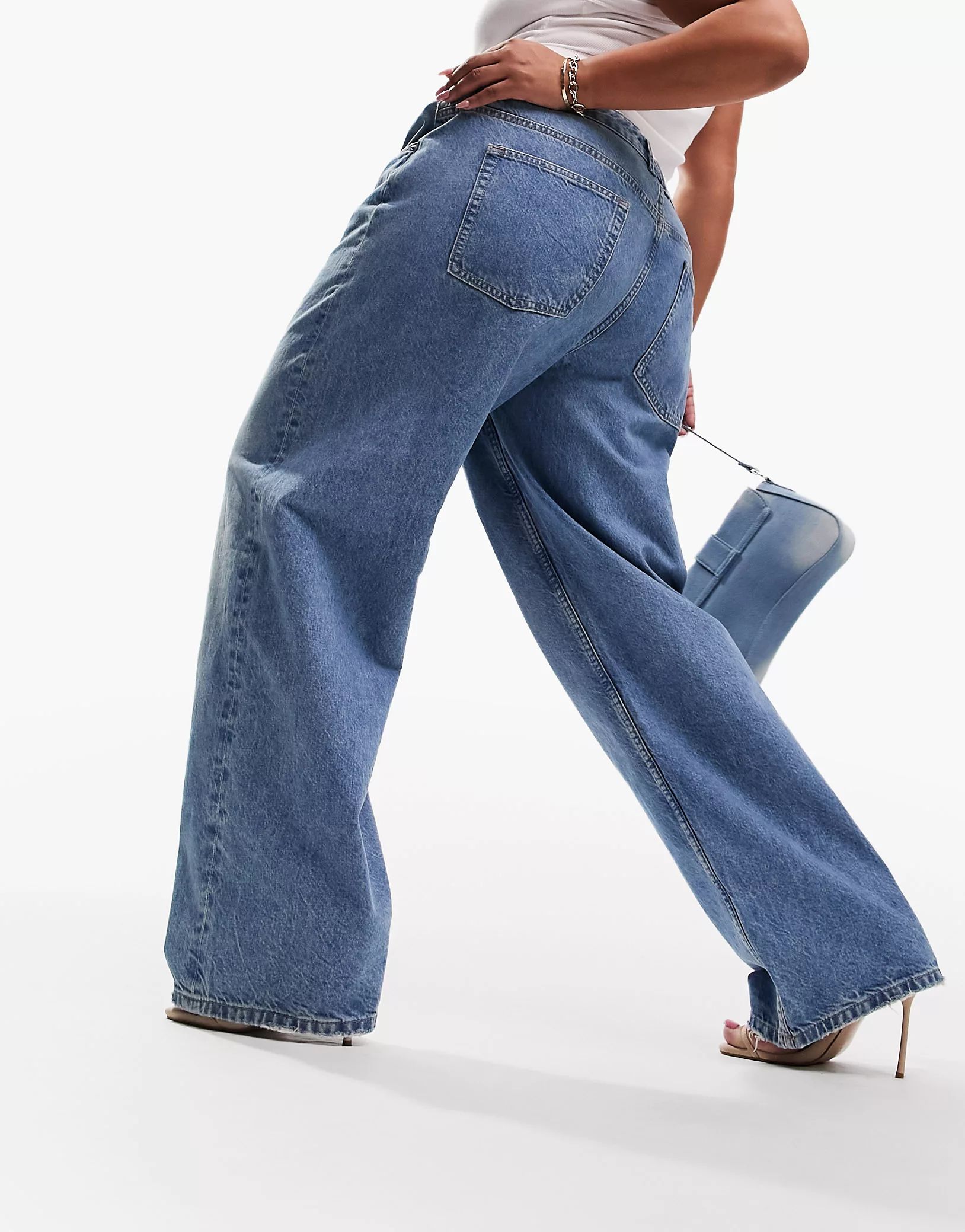 ASOS DESIGN Curve baggy boyfriend jeans in mid blue | ASOS (Global)