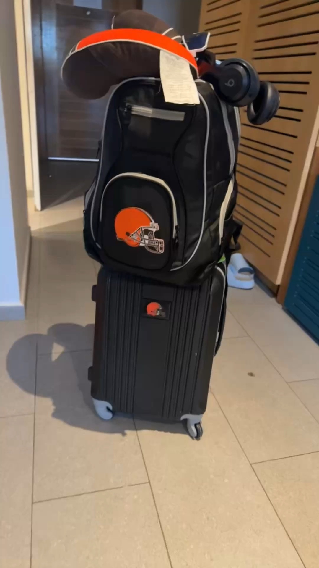 Okay wait… it took me 37 years to finally do this 😂
My son and I packed 5 nights for this entire trip in JUST carry-ons…

No baggage check…
No waiting at baggage claim…
We literally just got off the plane and left 🙌

And tell me why… I still didn’t even wear half the stuff I brought 🤯

These bags fit SO much!!
I’m actually never going back to checking a bag again 😂

10 out of 10 recommend… this just changed travel for me ✈️”

#LTKTravel #LTKKids #LTKmomlife