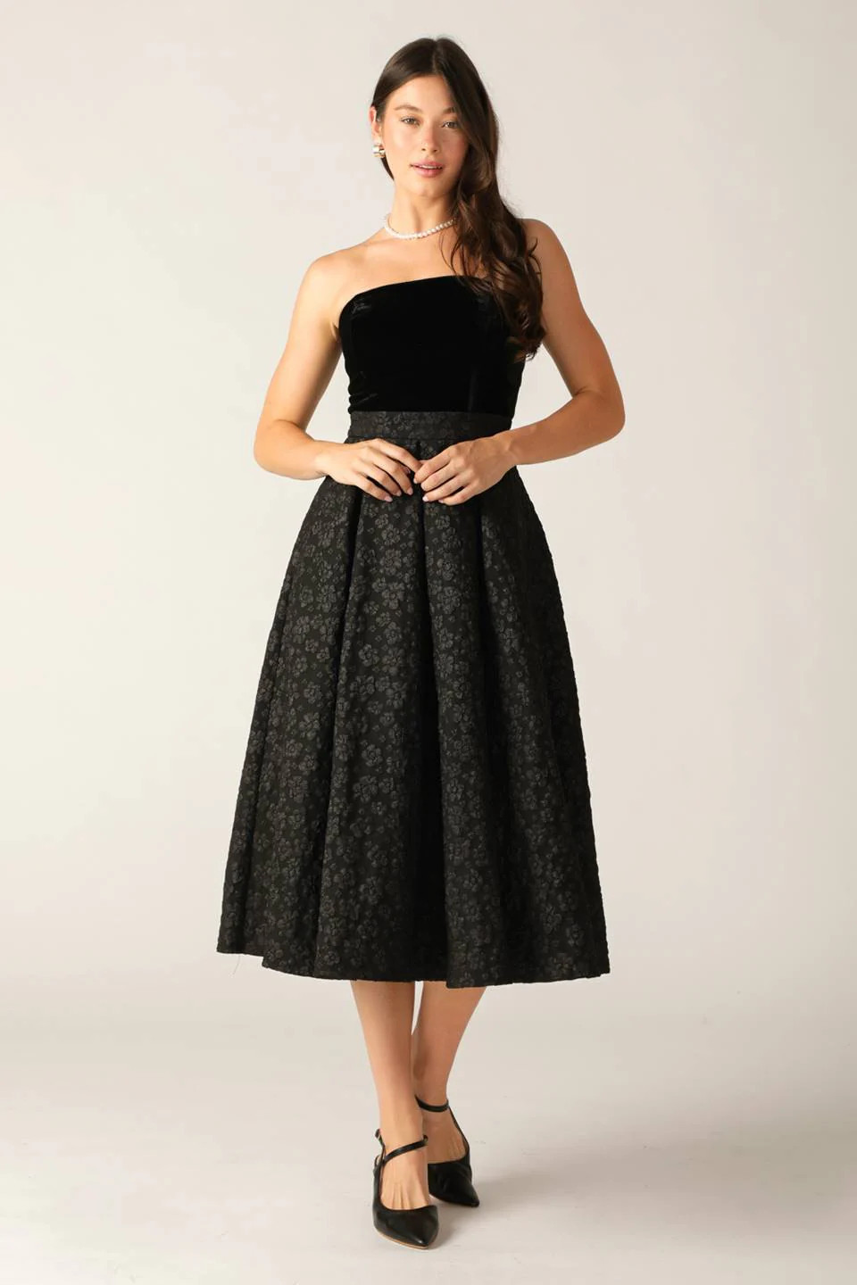 HARMONIOUS VELVET MIDI DRESS BLACK / M | Casual Chic Boutique
