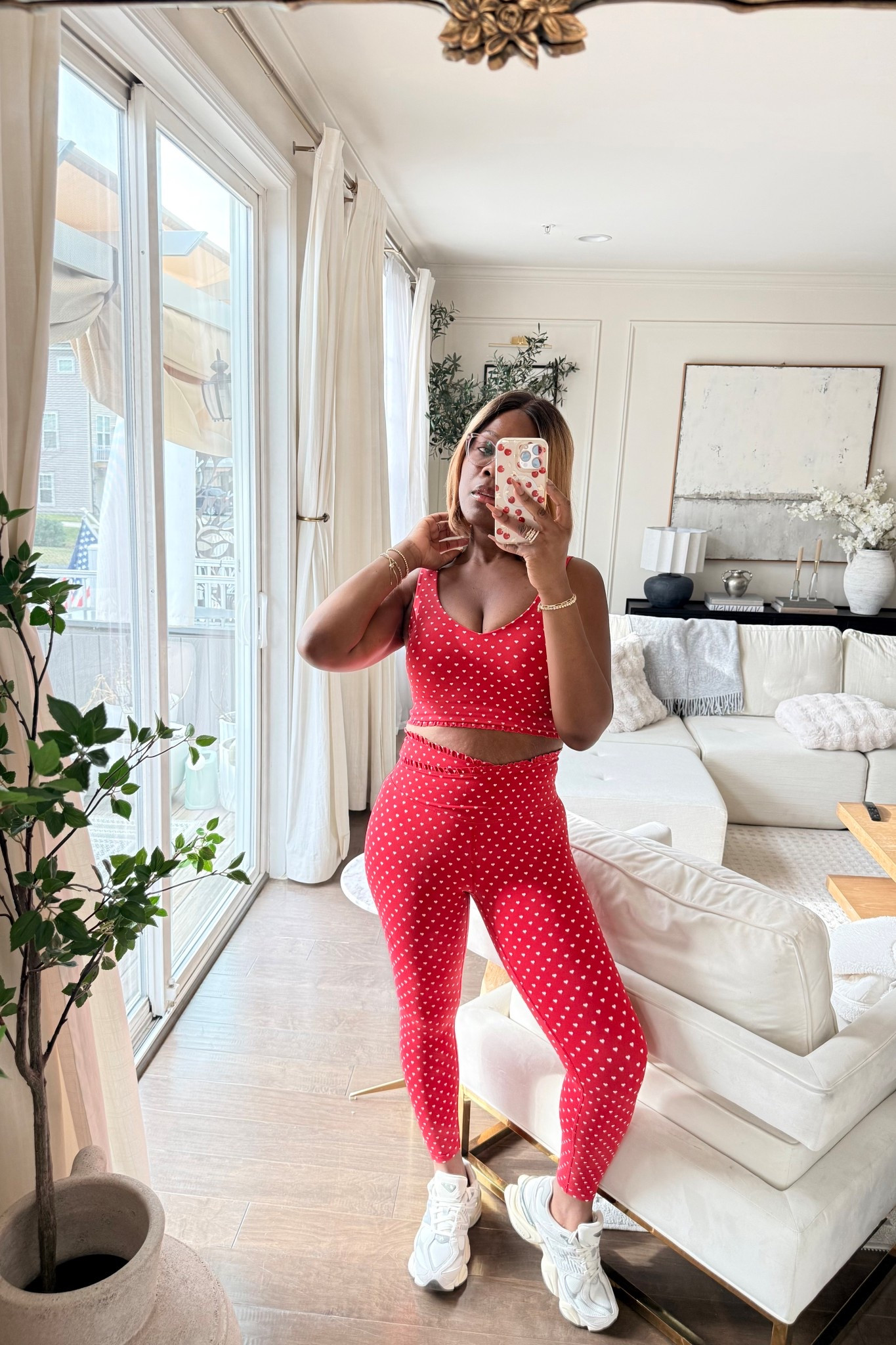 The cutest Valentine’s Day workout set! It has pretty heart prints with ruffle hem details 

#LTKSeasonal #LTKMidsize #LTKActive