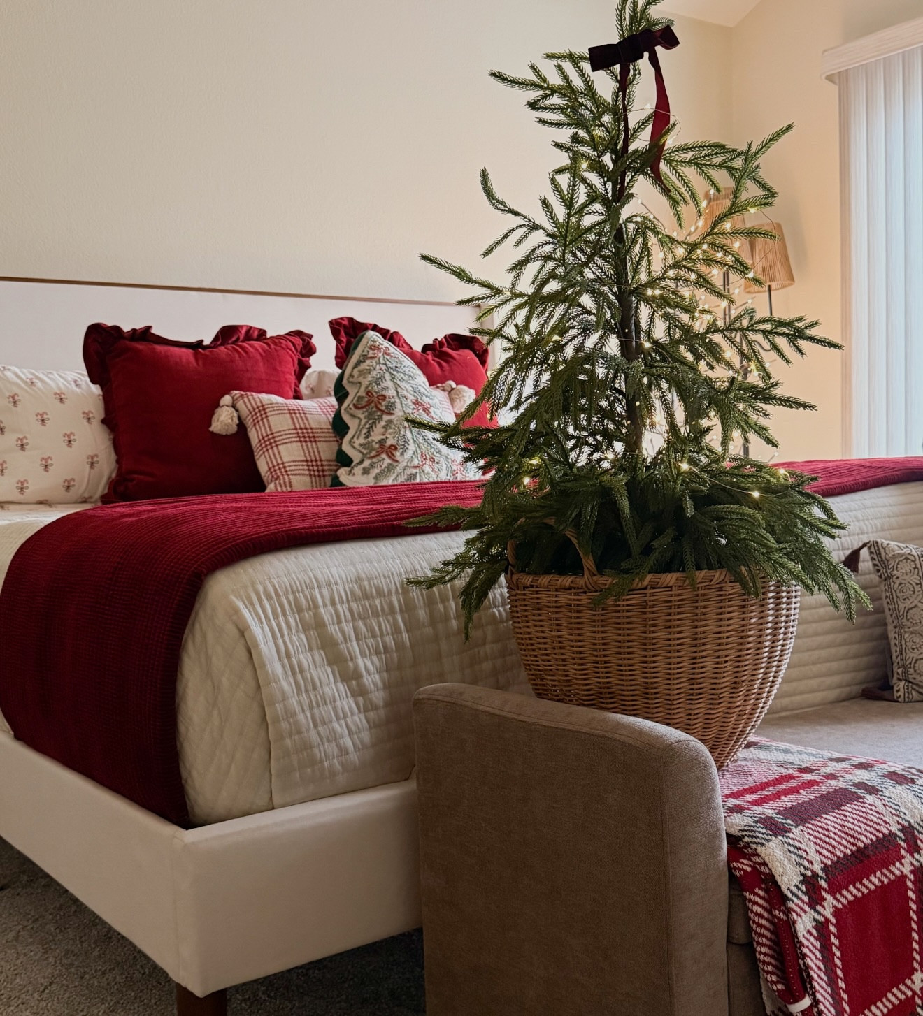 SWIPE >>>>>>
Cozy Christmas bedroom decor in my second home . Holiday bedroom ideas,  Christmas decor, simple festive styling. #bedroominspiration #holidayinspo 

COMMENT: FESTIVE to get links sent to you directly to your inbox. 

⛔️Please make sure you are following along so the links get sent ⛔️

Christmas bedroom decor
Holiday bedroom inspiration
Cozy Christmas bedroom
Neutral Christmas decor
Winter bedroom styling
Holiday home decor
Second home Christmas
Bedroom Christmas ideas
Minimal holiday decor
Festive bedroom inspo
Winter home inspiration