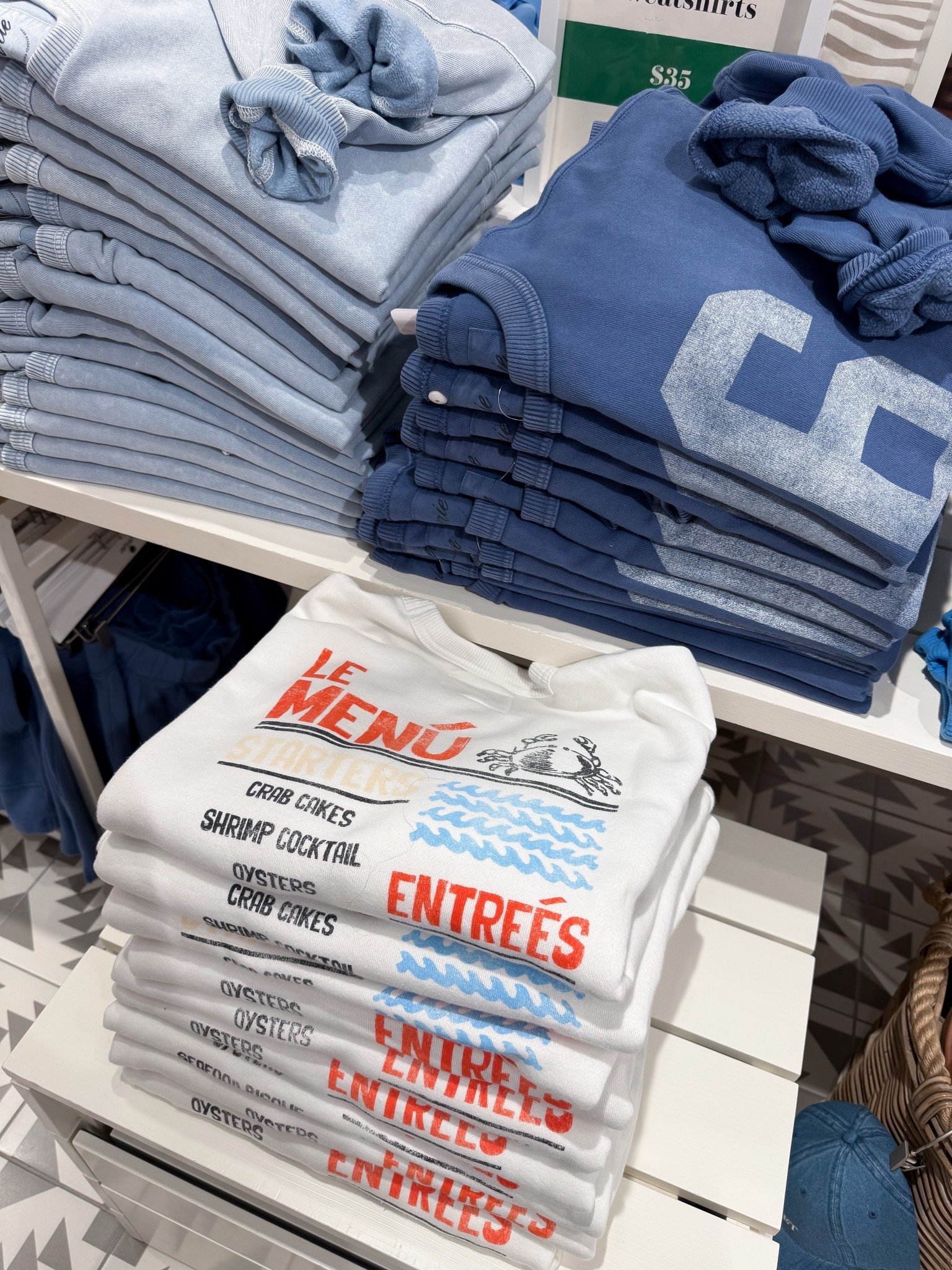 Giving coastal vibes and 30% off today


#LTKSeasonal #LTKootd #LTKSaleAlert