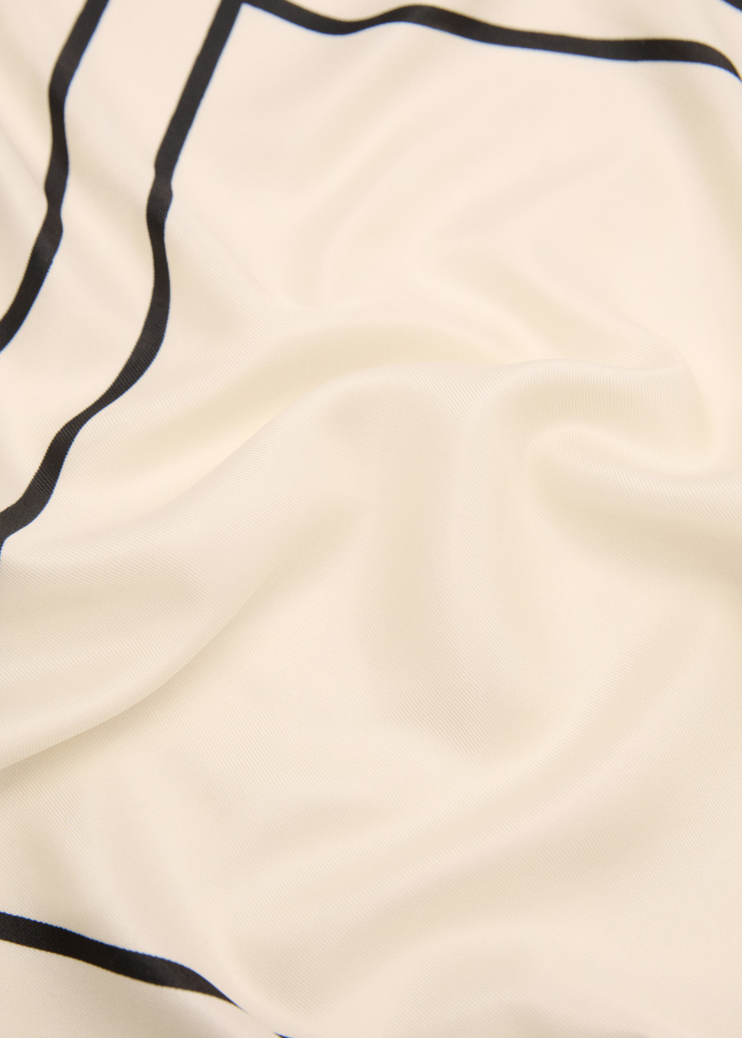 Geometric printed foulard - Women | MANGO United Kingdom | MANGO (UK)