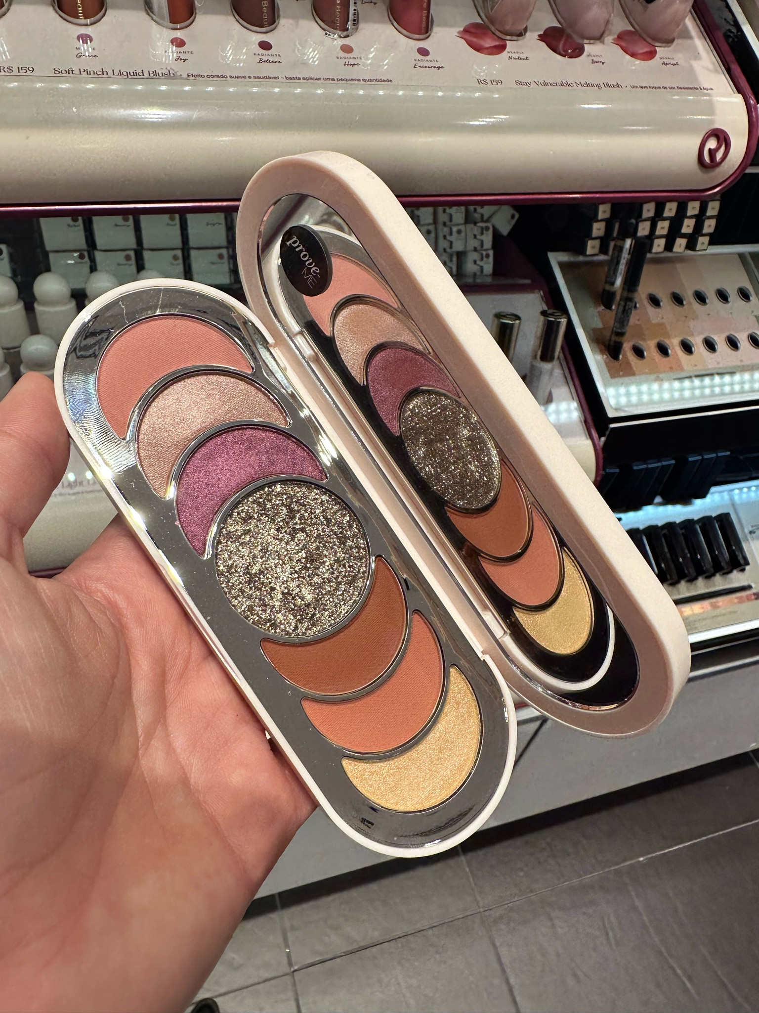 NOVA PALETA RARE BEAUTY ❤️🗣️

#LTKGiftGuide #LTKbeauty #LTKHolidaySale