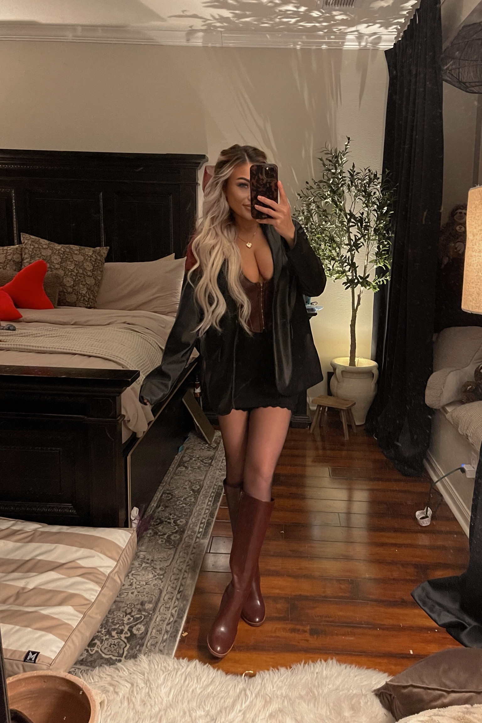 Burgundy winter outfit & of course links to my bedroom 🖤 & as always I linked cheaper versions and in stock items! 

#burgundy #burgundyoutfit #outfit #fit #home #homedecor #clothes 

#LTKShoeCrush #LTKHome #LTKStyleTip