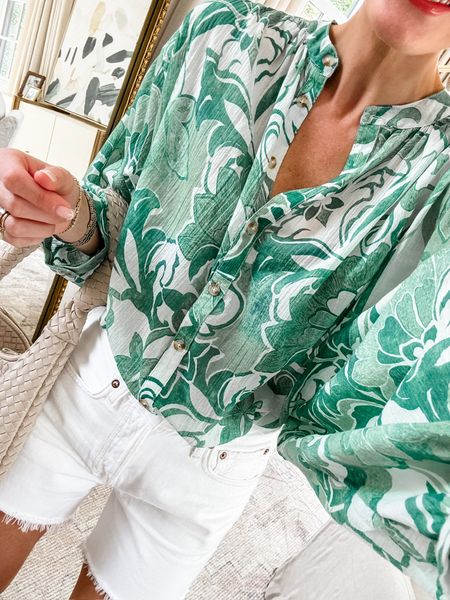 This is such a pretty top! I love that you can wear it for work or play! Wearing XS/25!

Loverly Grey, summer outfit inspo, summer blouse, white shirts 

#LTKStyleTip #LTKSeasonal